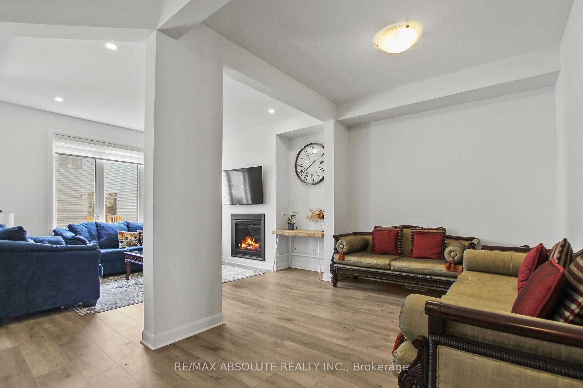 Photo 17 of 145 Invention Boulevard, Ottawa, Kanata - Morgan's Grant/South March — HOMEH