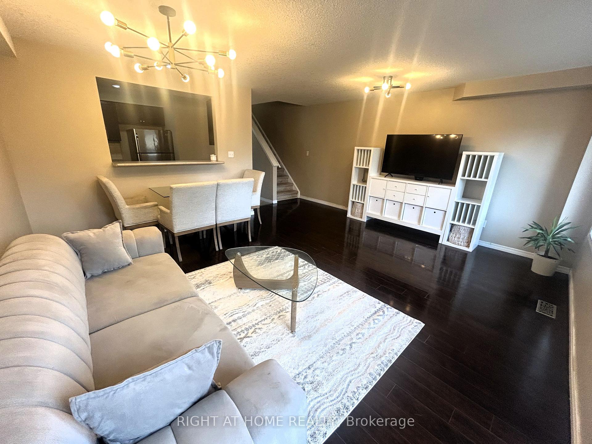 Photo 7 of 972 Zeller Crescent, Kitchener — HOMEH