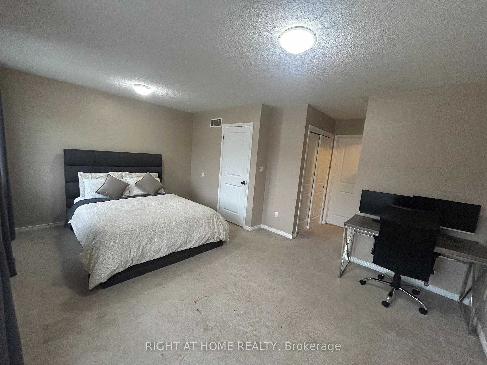 Photo 17 of 972 Zeller Crescent, Kitchener — HOMEH