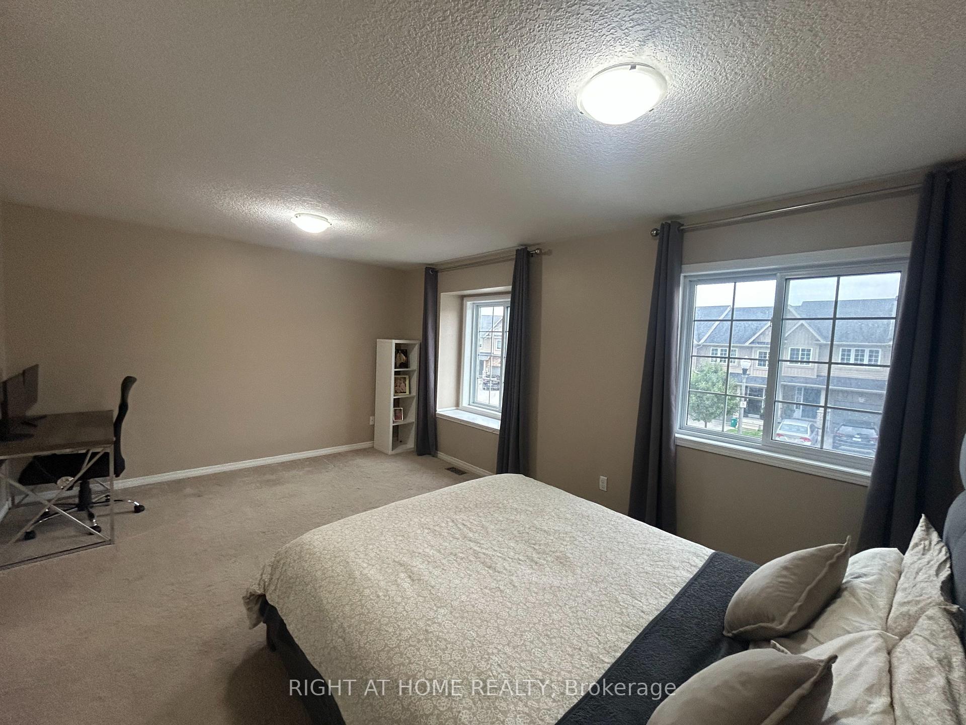 Photo 18 of 972 Zeller Crescent, Kitchener — HOMEH