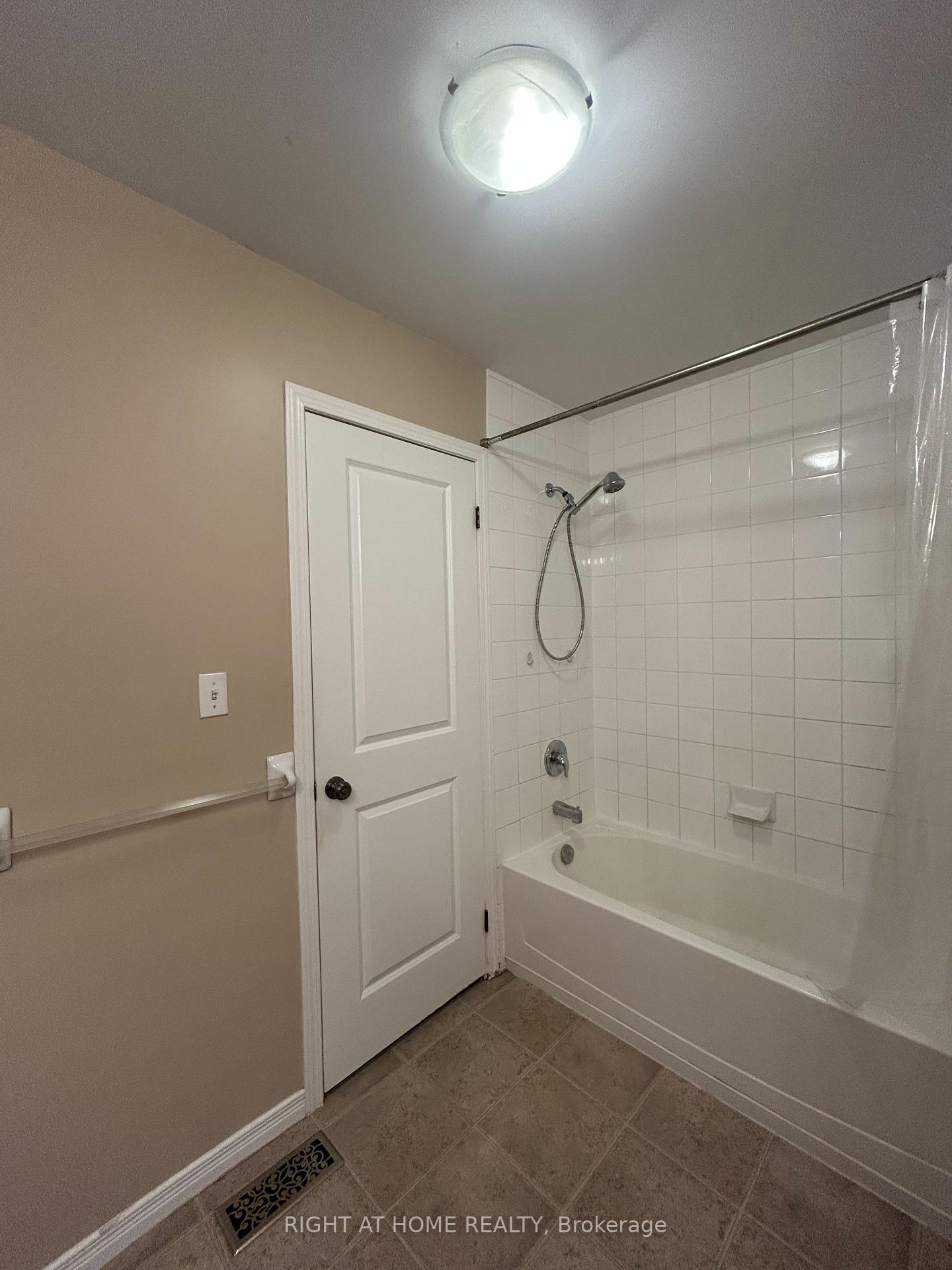 Photo 21 of 972 Zeller Crescent, Kitchener — HOMEH