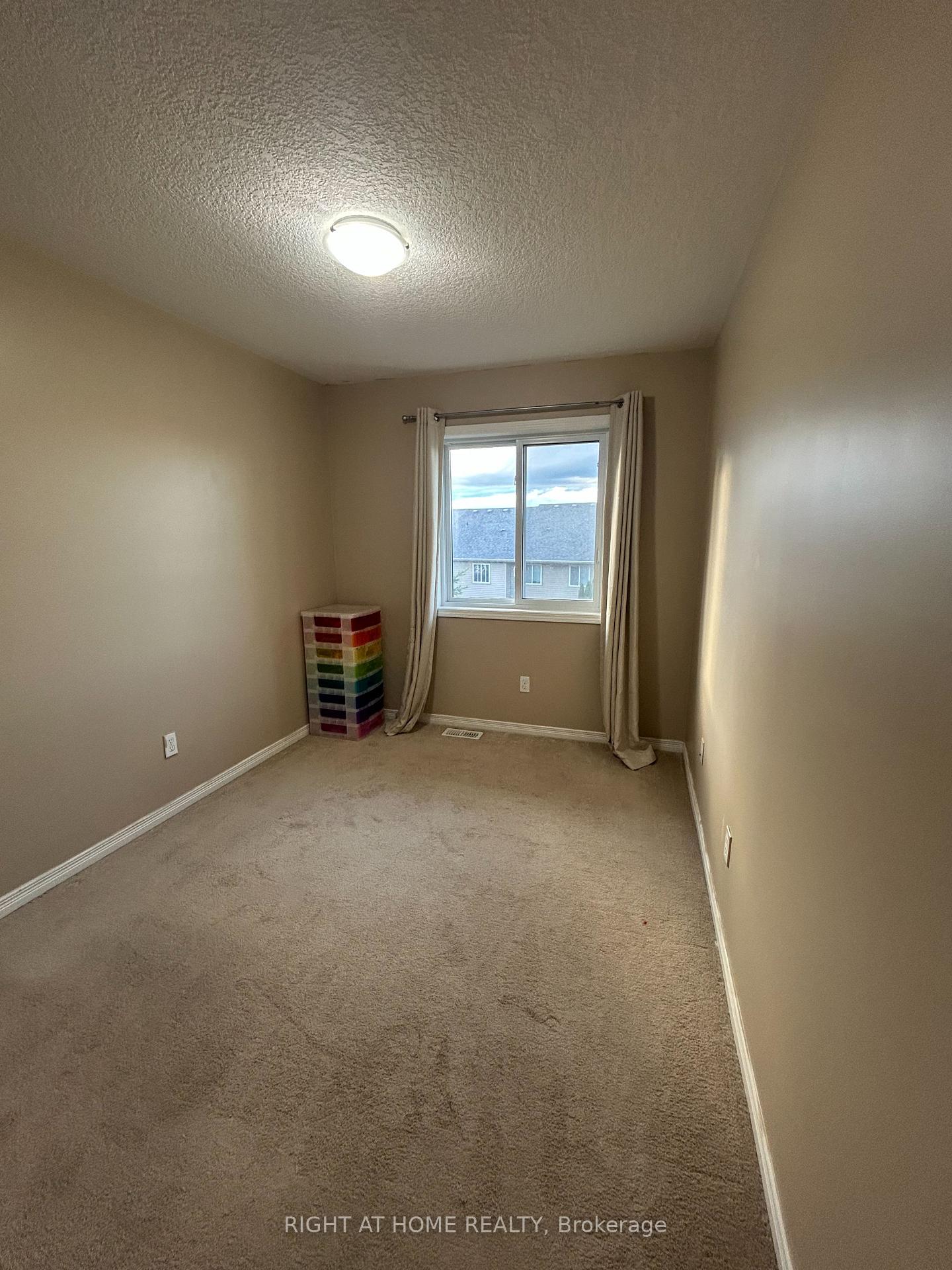 Photo 22 of 972 Zeller Crescent, Kitchener — HOMEH