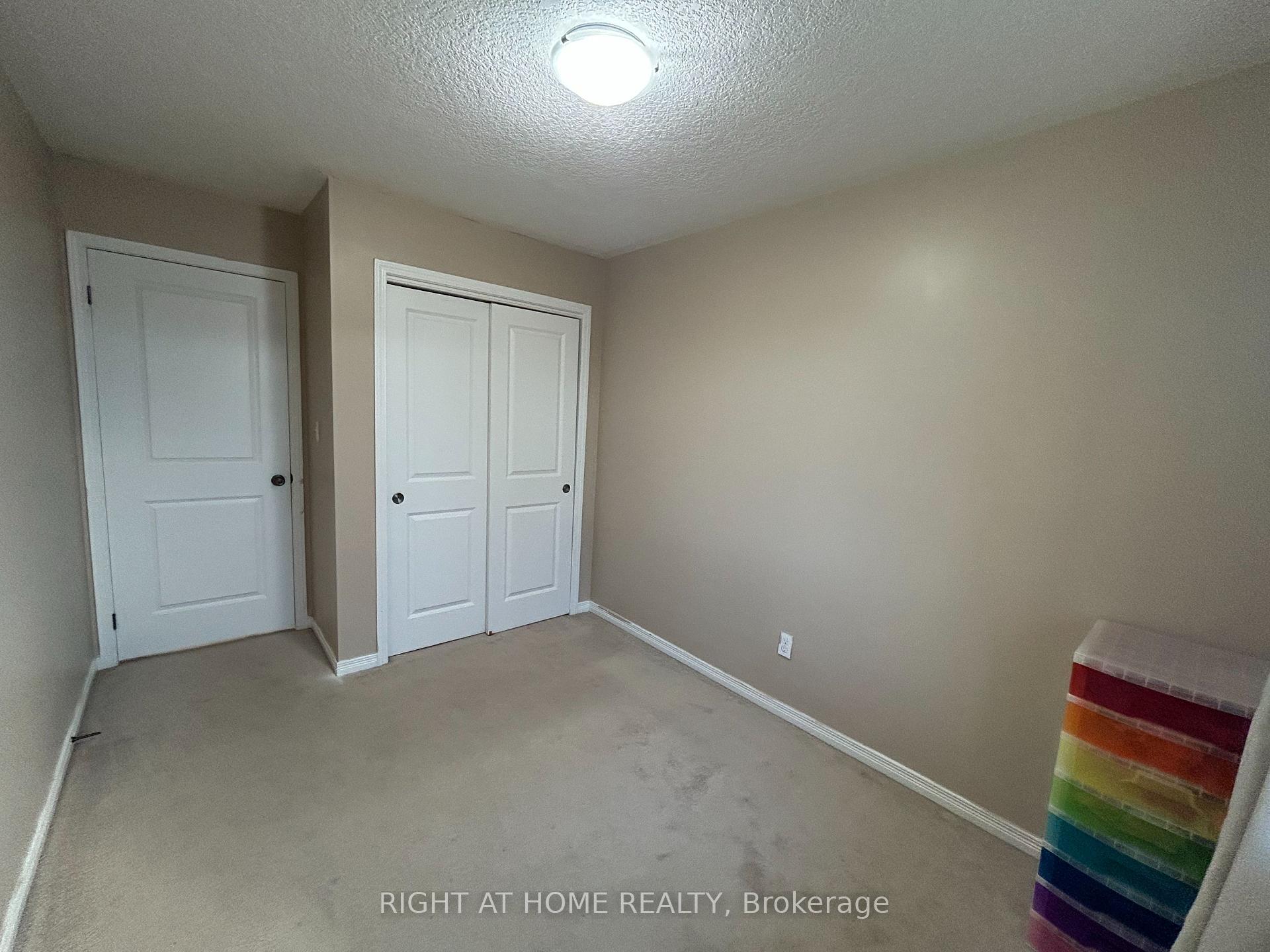 Photo 23 of 972 Zeller Crescent, Kitchener — HOMEH
