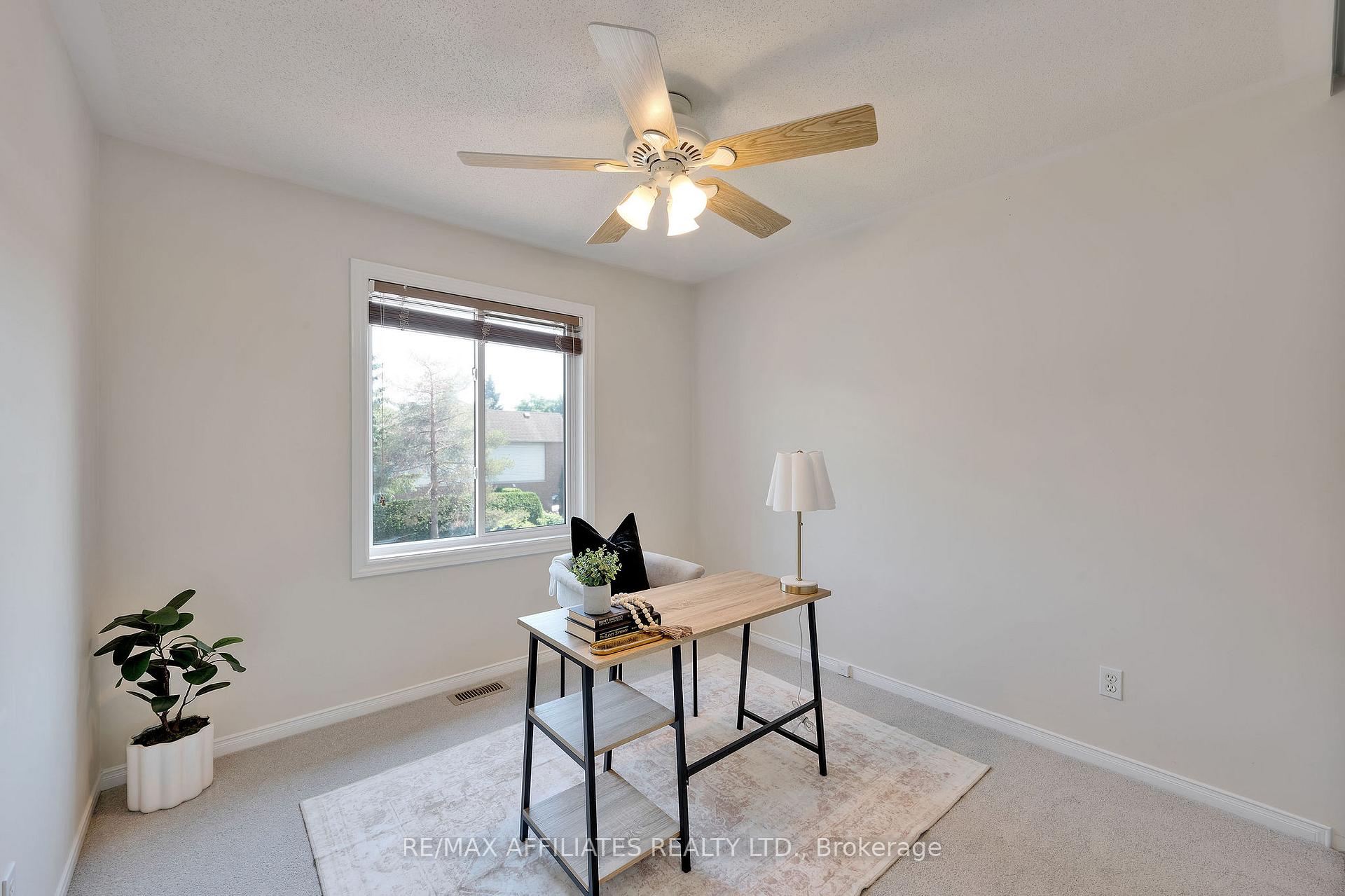 Photo 20 of 21 Flowertree Crescent, Ottawa, Kanata - Emerald Meadows/Trailwest — HOMEH