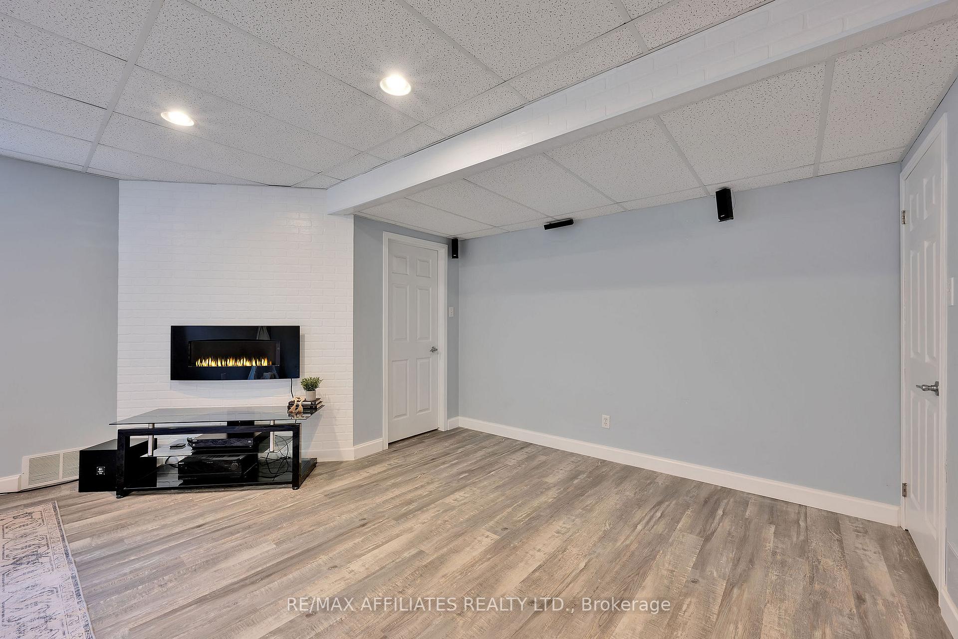 Photo 30 of 21 Flowertree Crescent, Ottawa, Kanata - Emerald Meadows/Trailwest — HOMEH