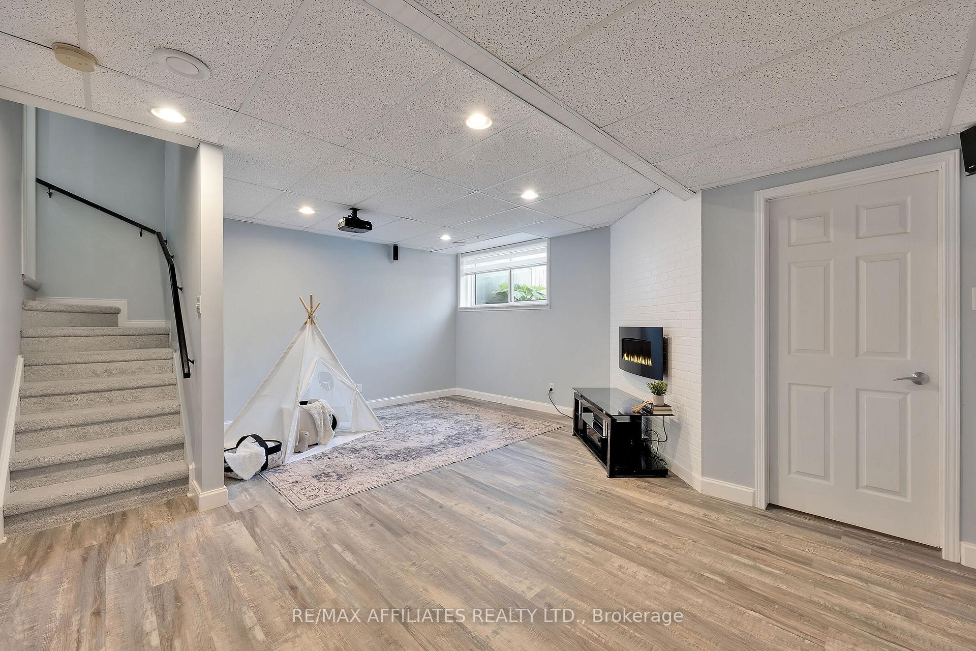 Photo 31 of 21 Flowertree Crescent, Ottawa, Kanata - Emerald Meadows/Trailwest — HOMEH