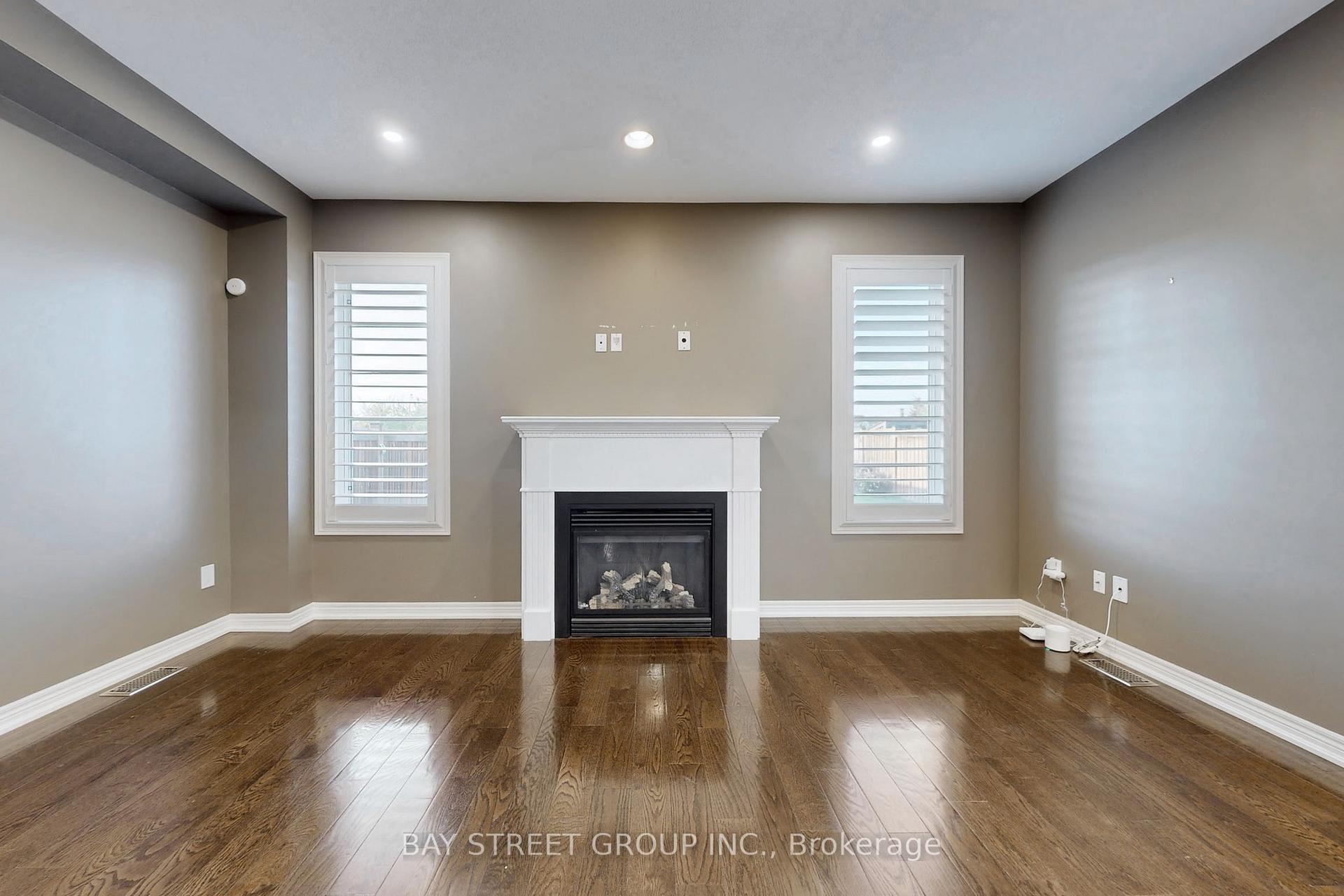 Photo 5 of 62 Whittington Drive, Hamilton, Meadowlands — HOMEH