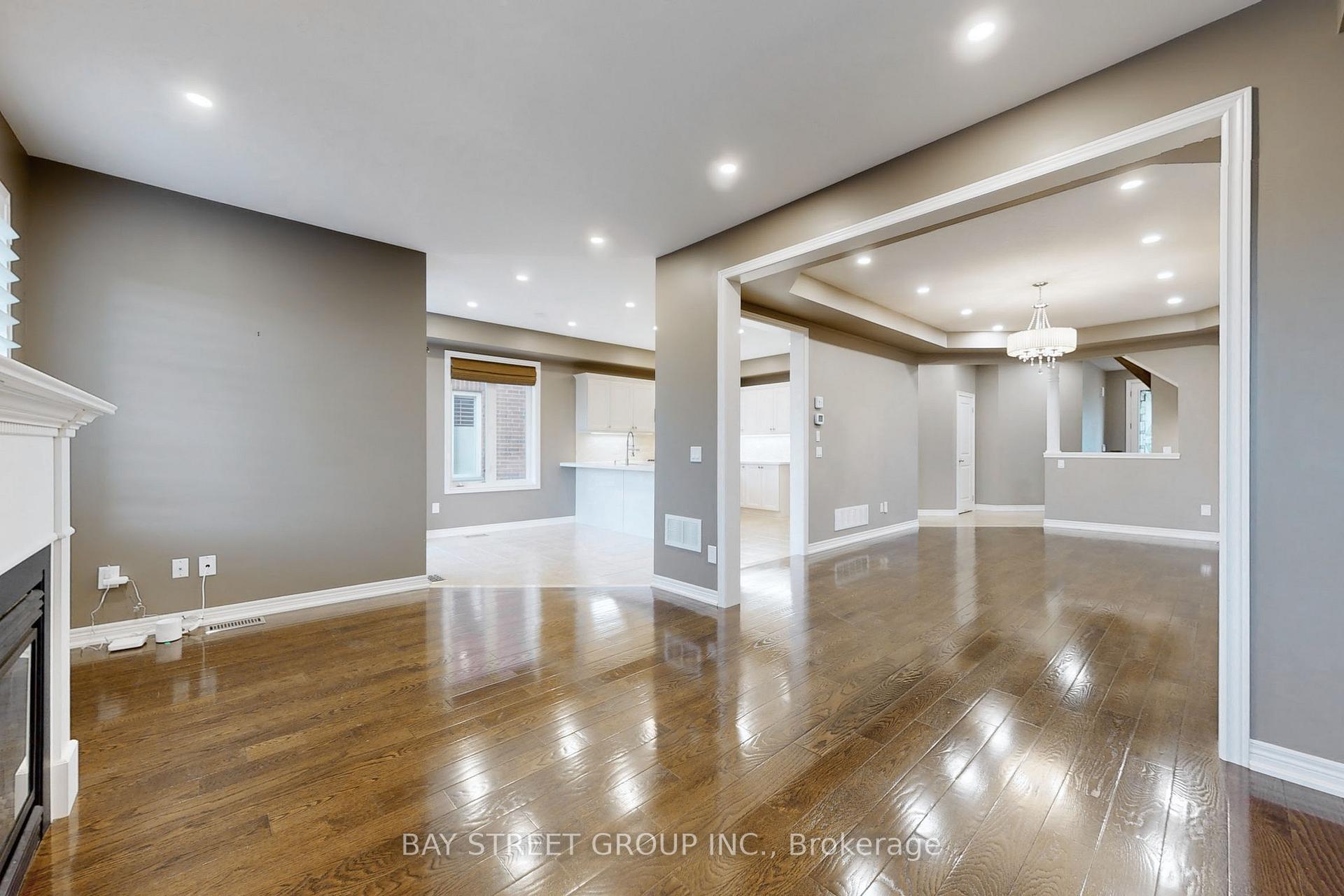 Photo 6 of 62 Whittington Drive, Hamilton, Meadowlands — HOMEH