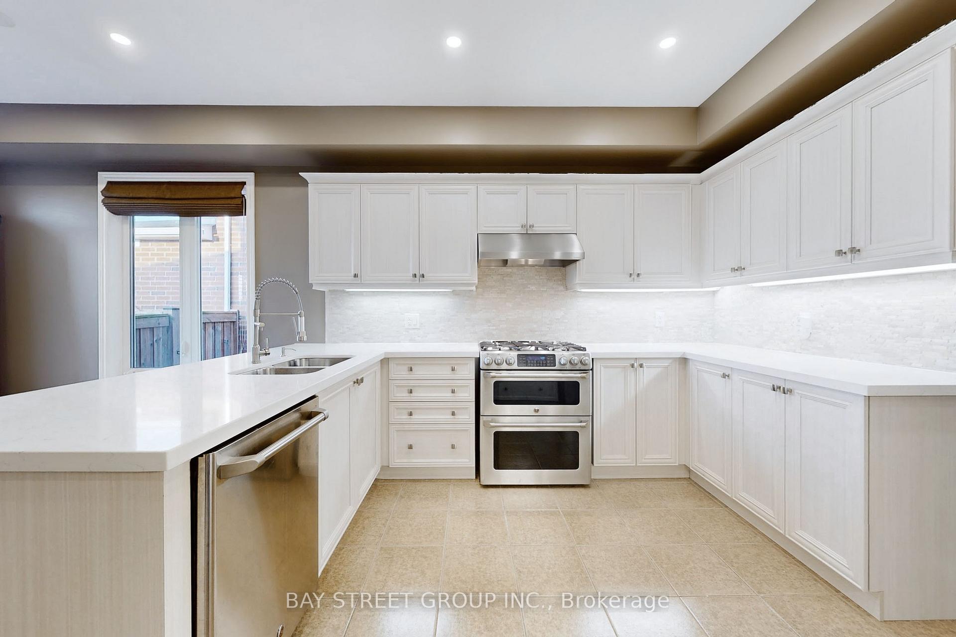 Photo 8 of 62 Whittington Drive, Hamilton, Meadowlands — HOMEH