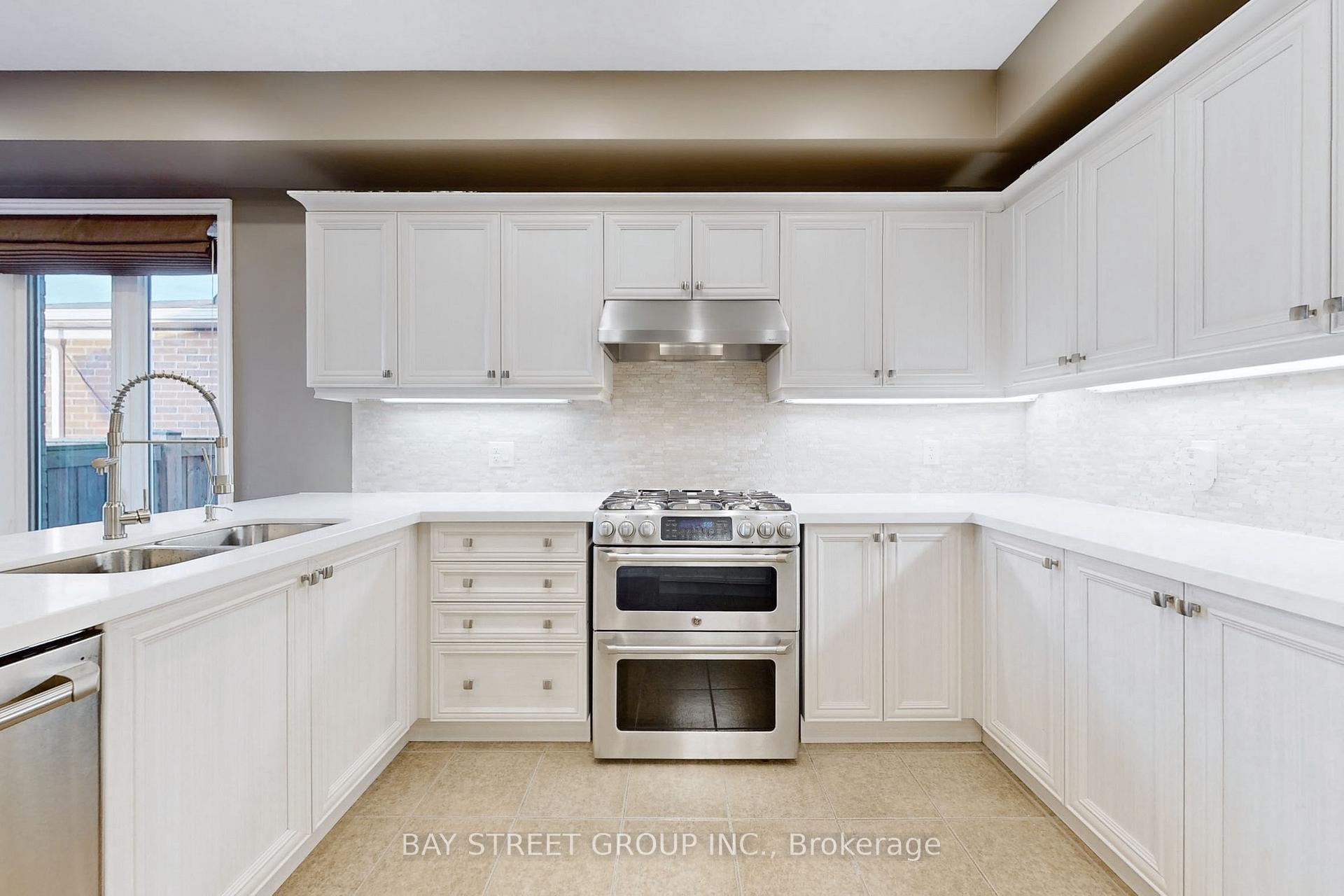 Photo 9 of 62 Whittington Drive, Hamilton, Meadowlands — HOMEH