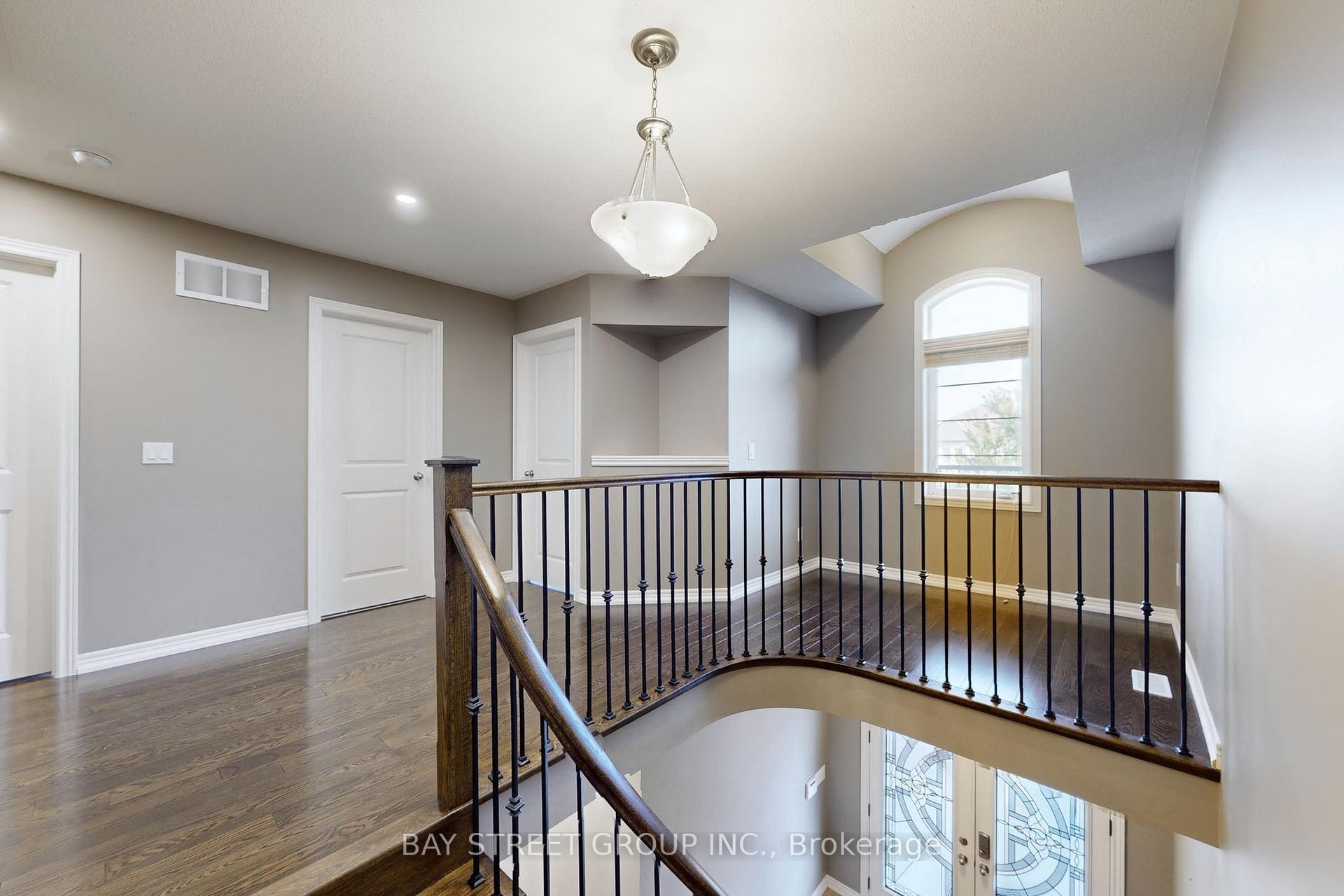 Photo 14 of 62 Whittington Drive, Hamilton, Meadowlands — HOMEH