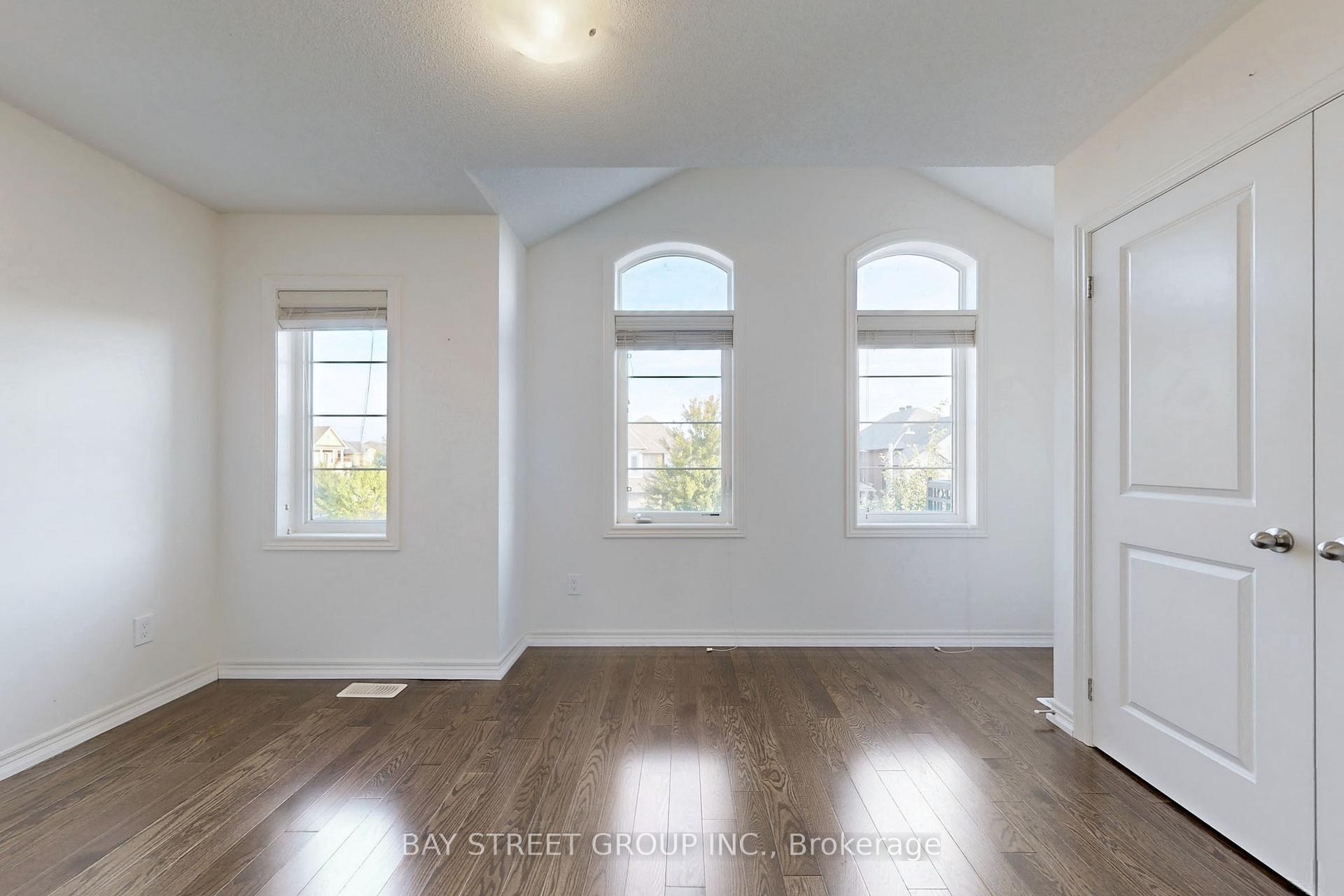 Photo 16 of 62 Whittington Drive, Hamilton, Meadowlands — HOMEH