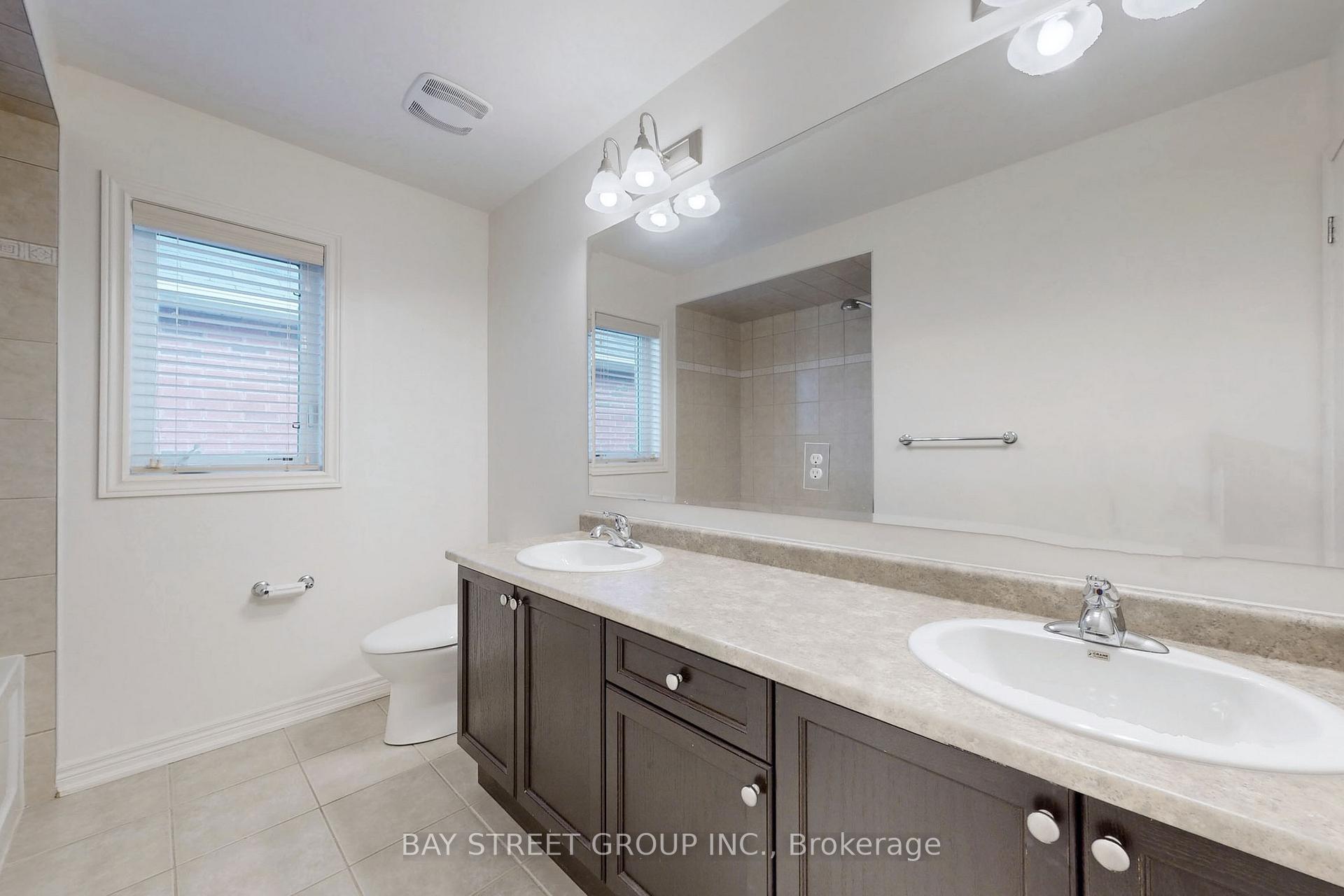 Photo 18 of 62 Whittington Drive, Hamilton, Meadowlands — HOMEH