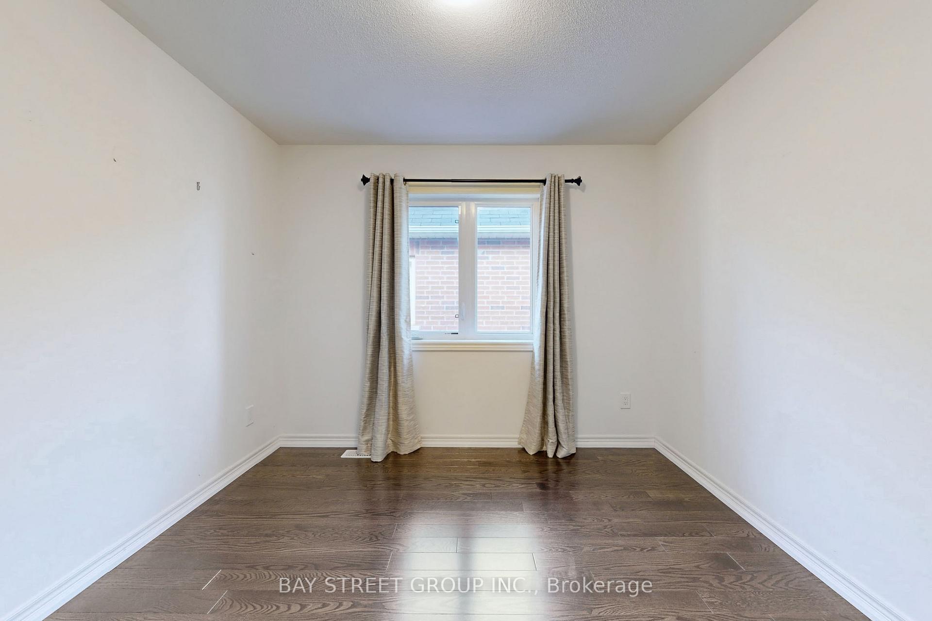 Photo 19 of 62 Whittington Drive, Hamilton, Meadowlands — HOMEH