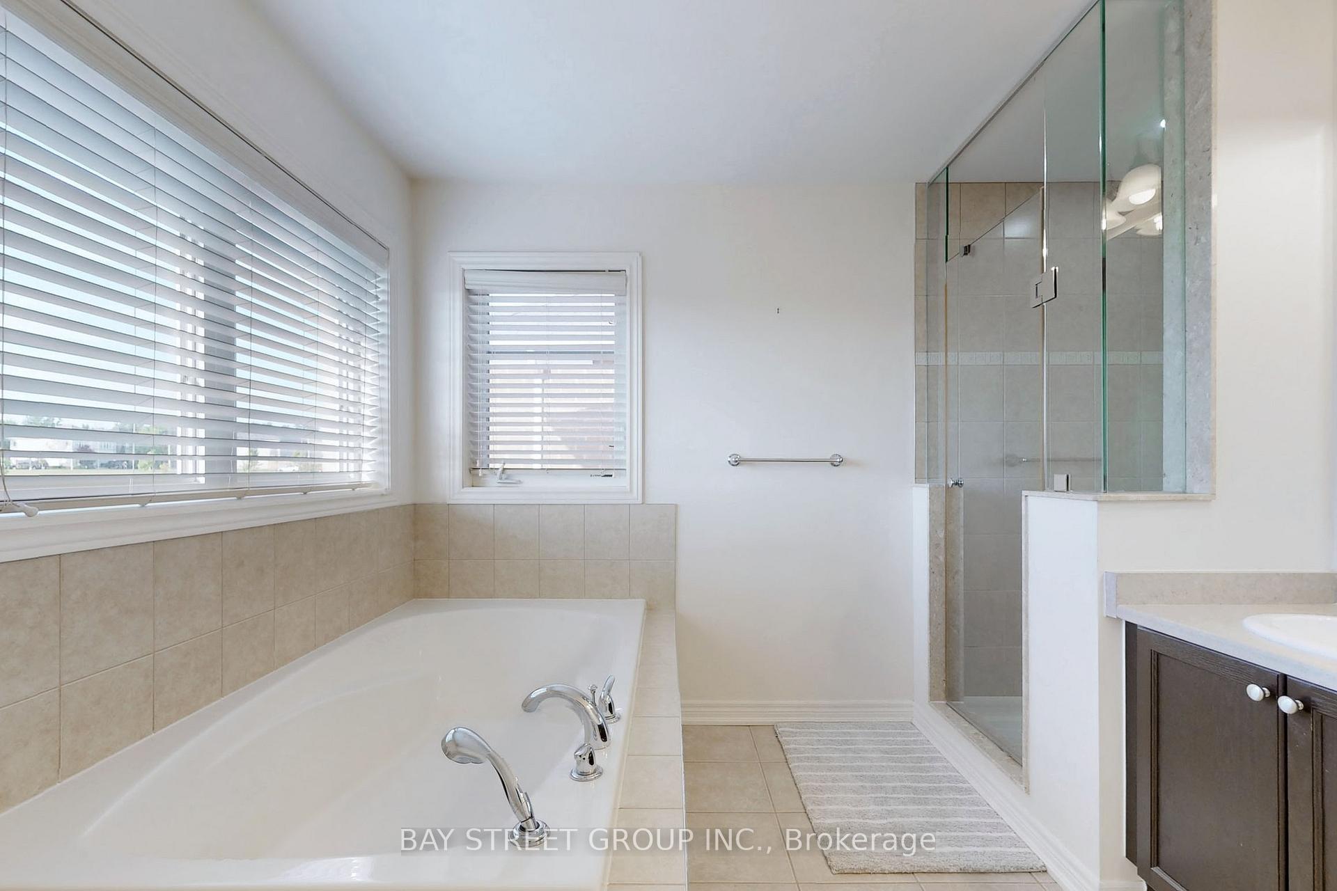 Photo 22 of 62 Whittington Drive, Hamilton, Meadowlands — HOMEH