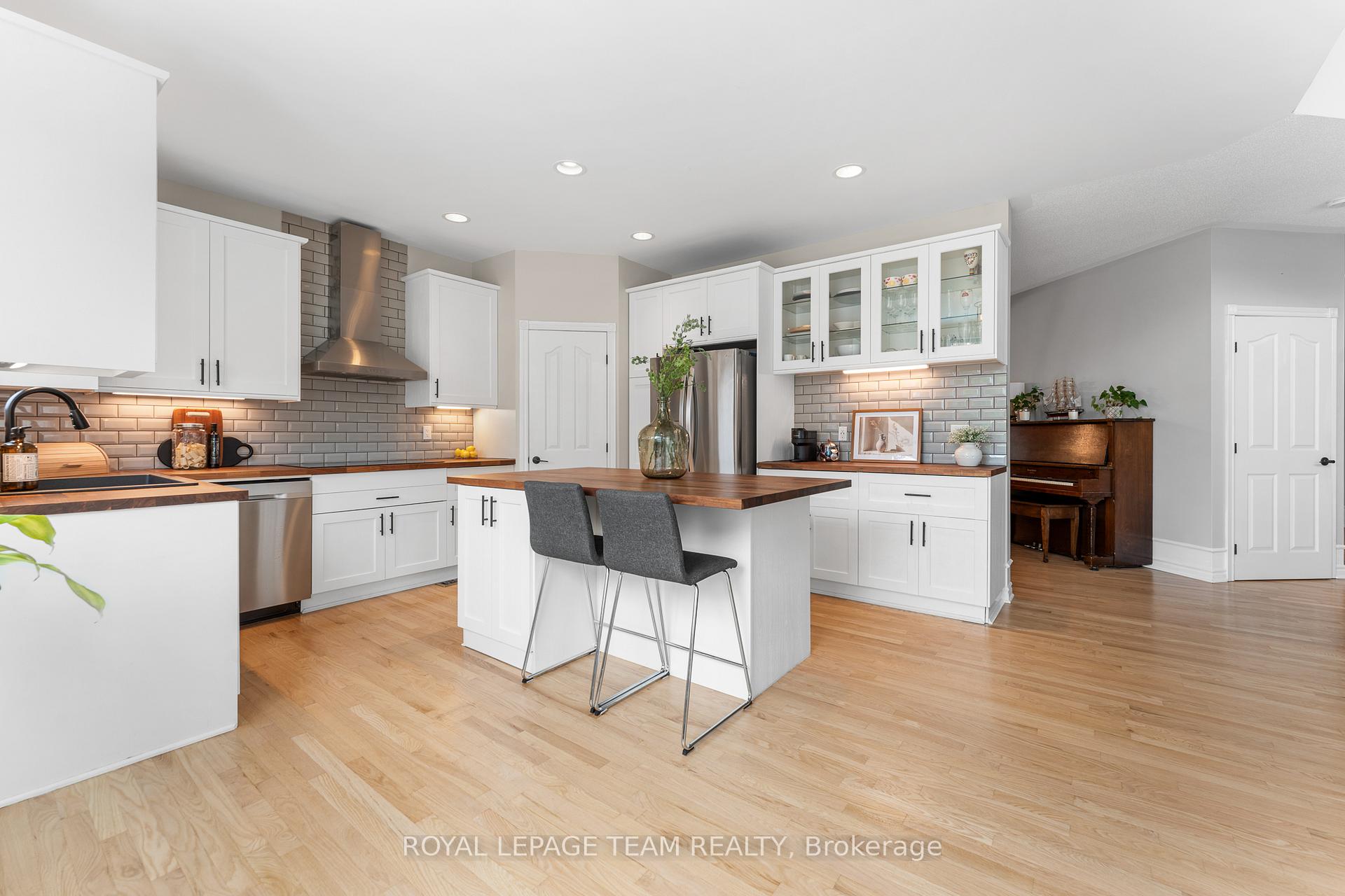 Photo 15 of 129 Osprey Crescent, Ottawa, Kanata - Bridlewood — HOMEH