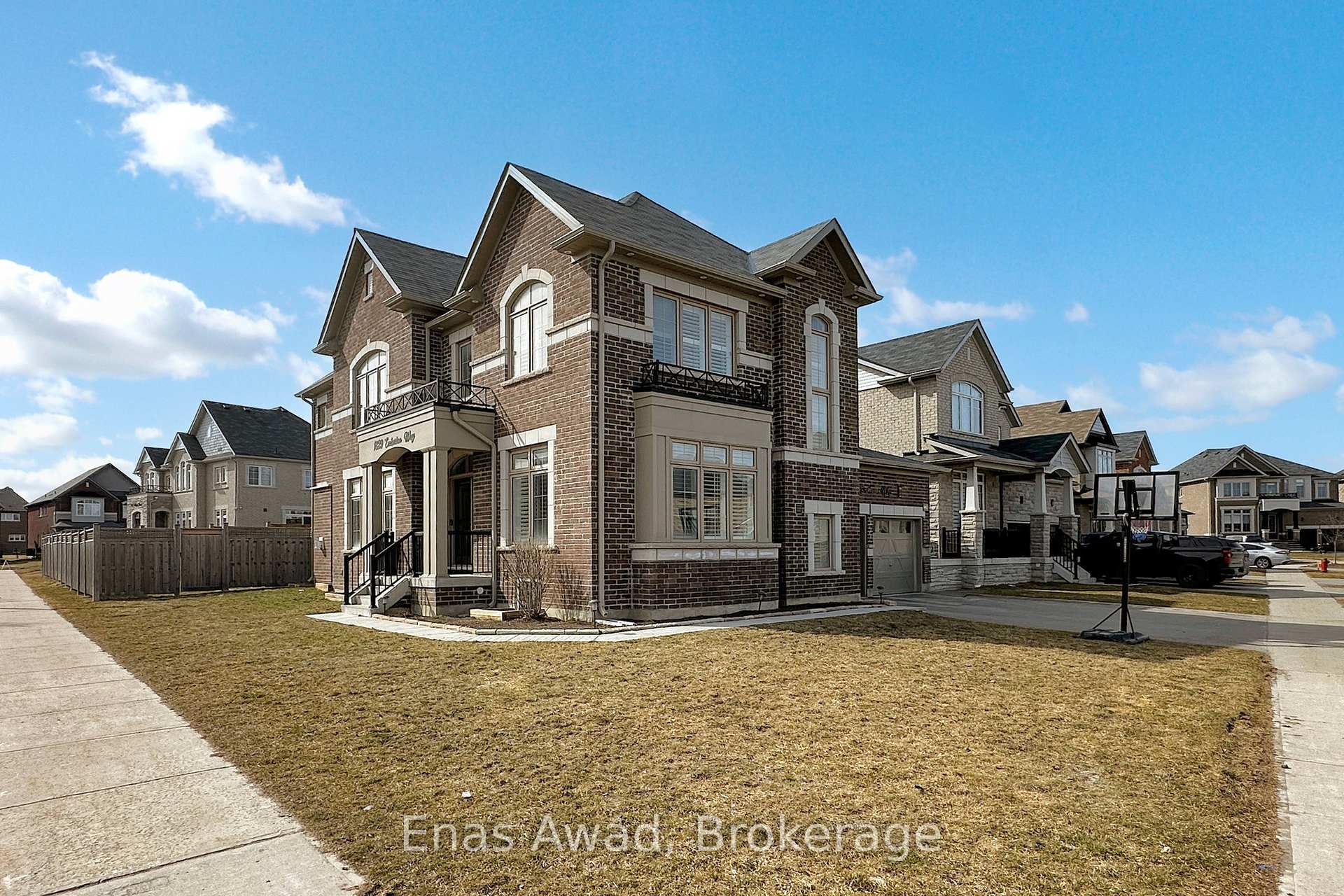 Photo 3 of 1829 Emberton Way, Innisfil, Rural Innisfil — HOMEH