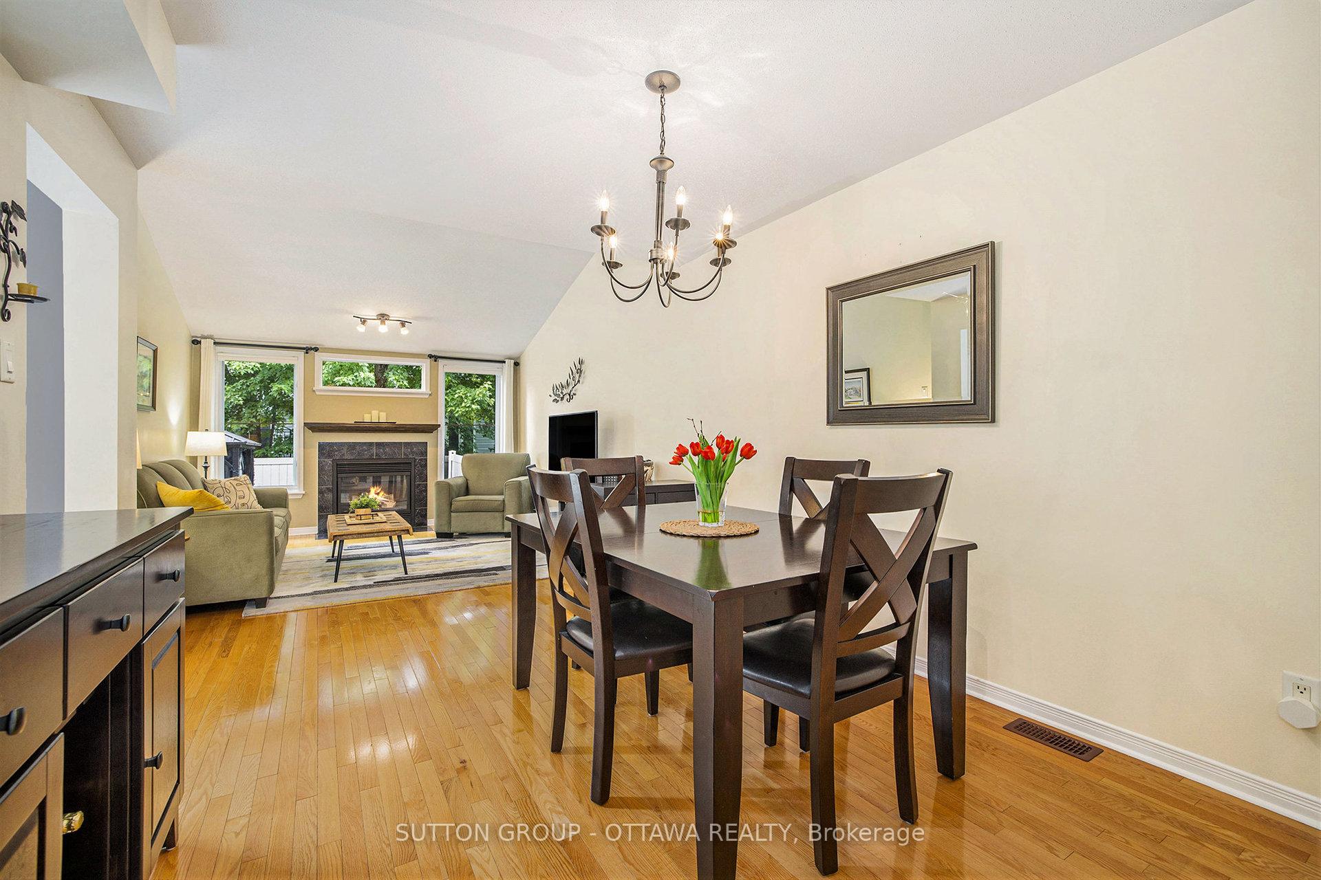 Photo 8 of 31 Gray Crescent, Ottawa, Kanata - Beaverbrook — HOMEH