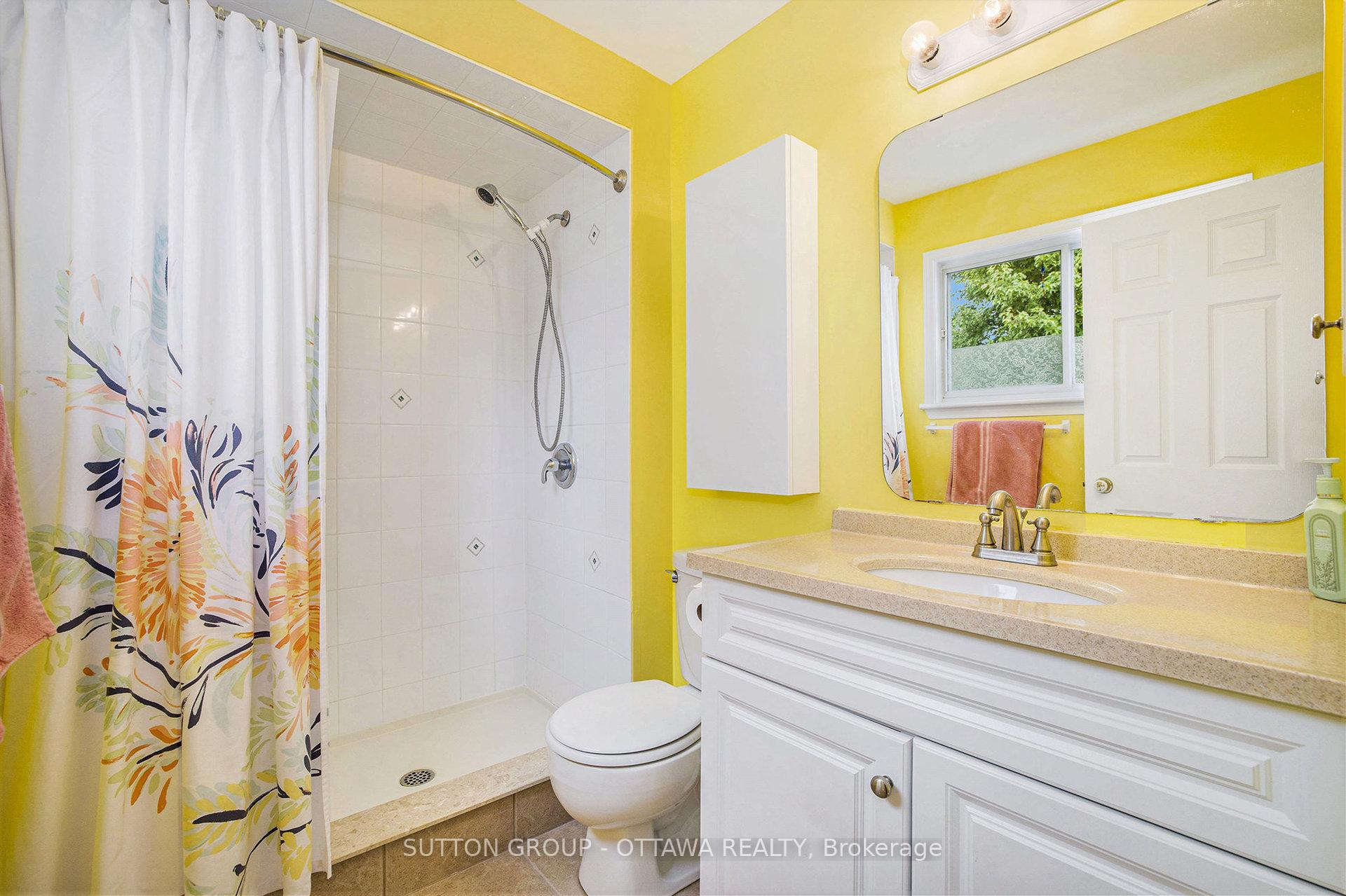 Photo 24 of 31 Gray Crescent, Ottawa, Kanata - Beaverbrook — HOMEH