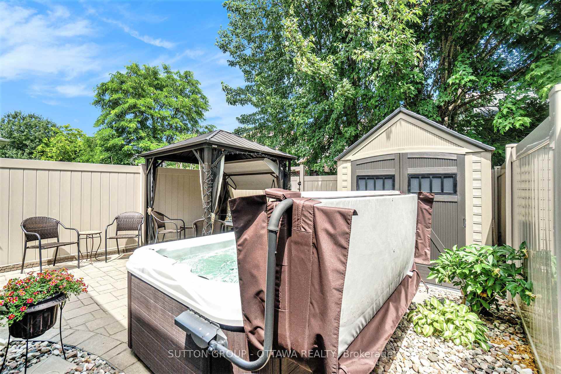 Photo 36 of 31 Gray Crescent, Ottawa, Kanata - Beaverbrook — HOMEH