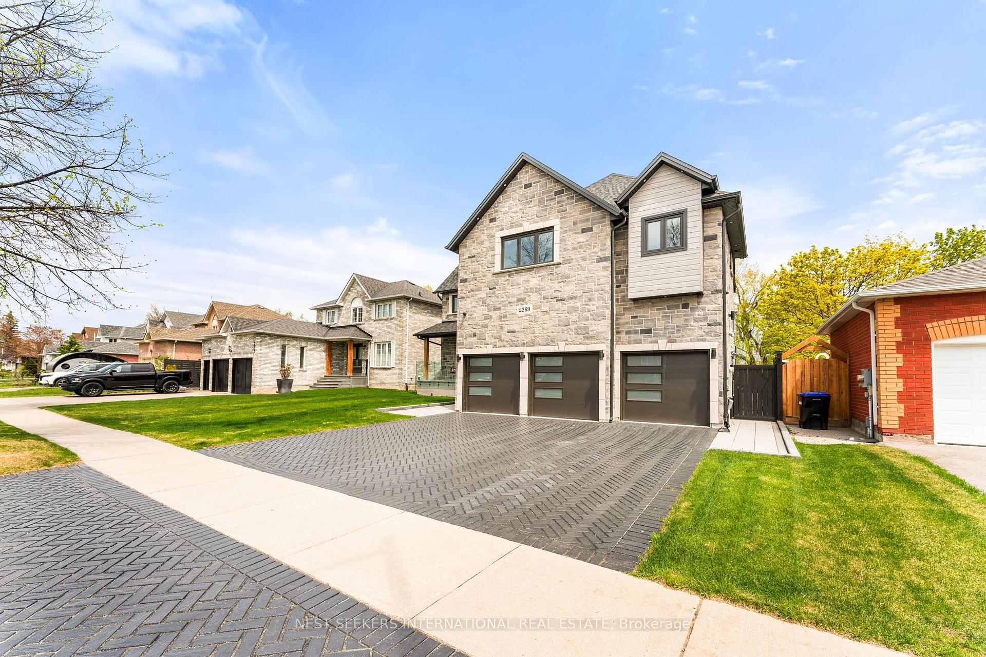 Photo 3 of 2269 Somers Boulevard, Innisfil, Alcona — HOMEH