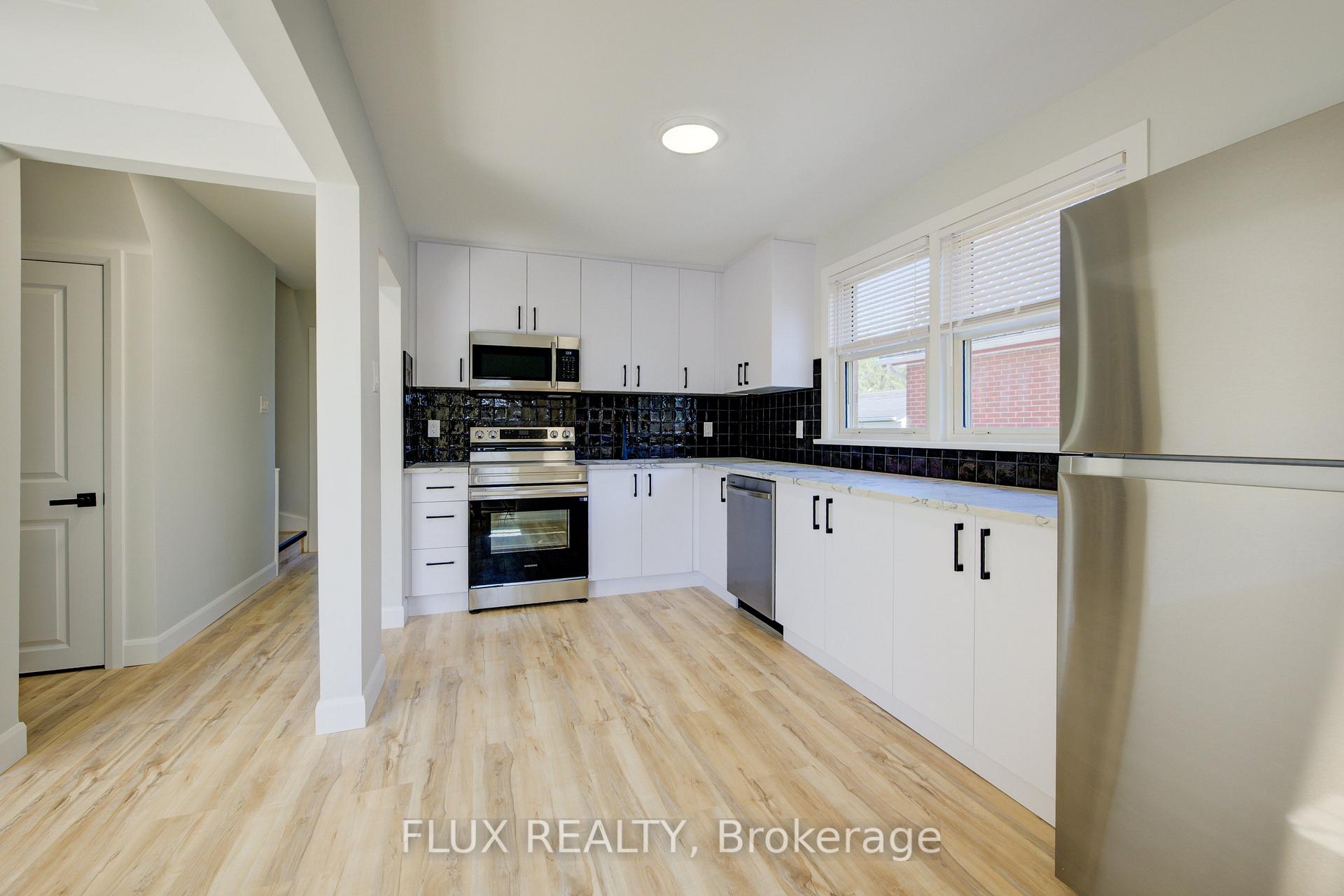 Photo 8 of 320 Highland Road E, Kitchener — HOMEH