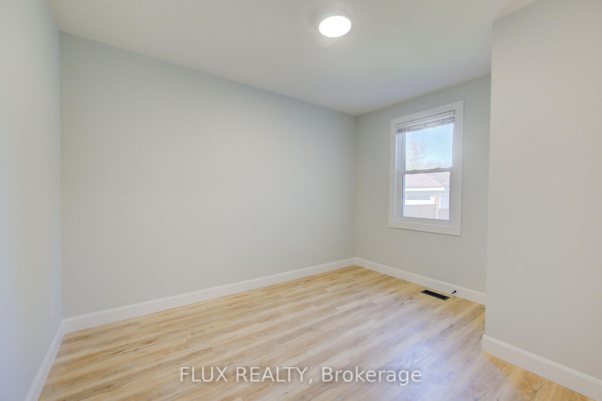 Photo 12 of 320 Highland Road E, Kitchener — HOMEH