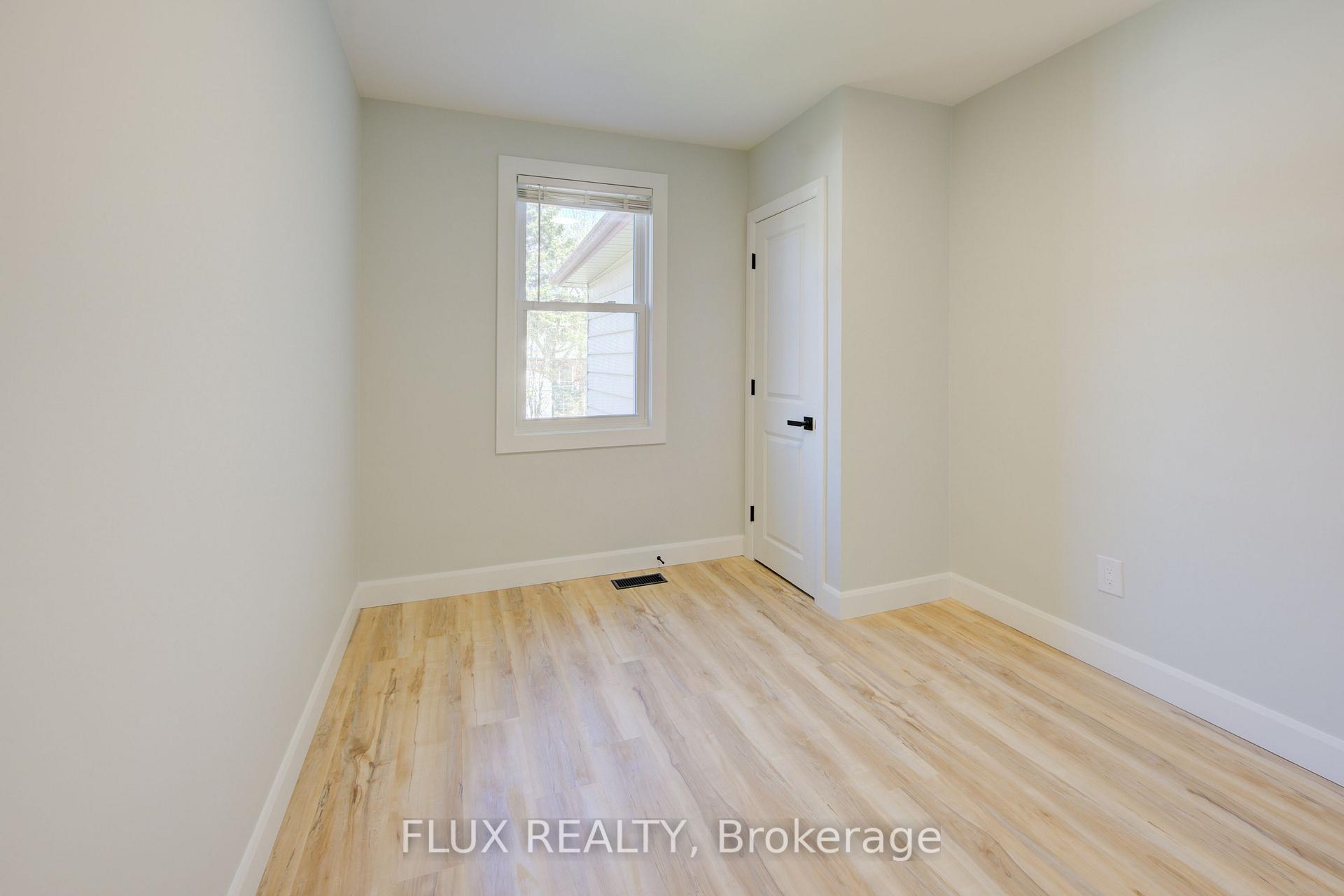 Photo 13 of 320 Highland Road E, Kitchener — HOMEH