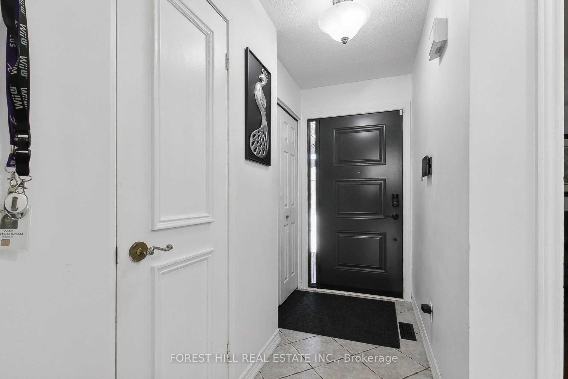 Photo 3 of 43 Carey Crescent, Markham, Milliken Mills West — HOMEH