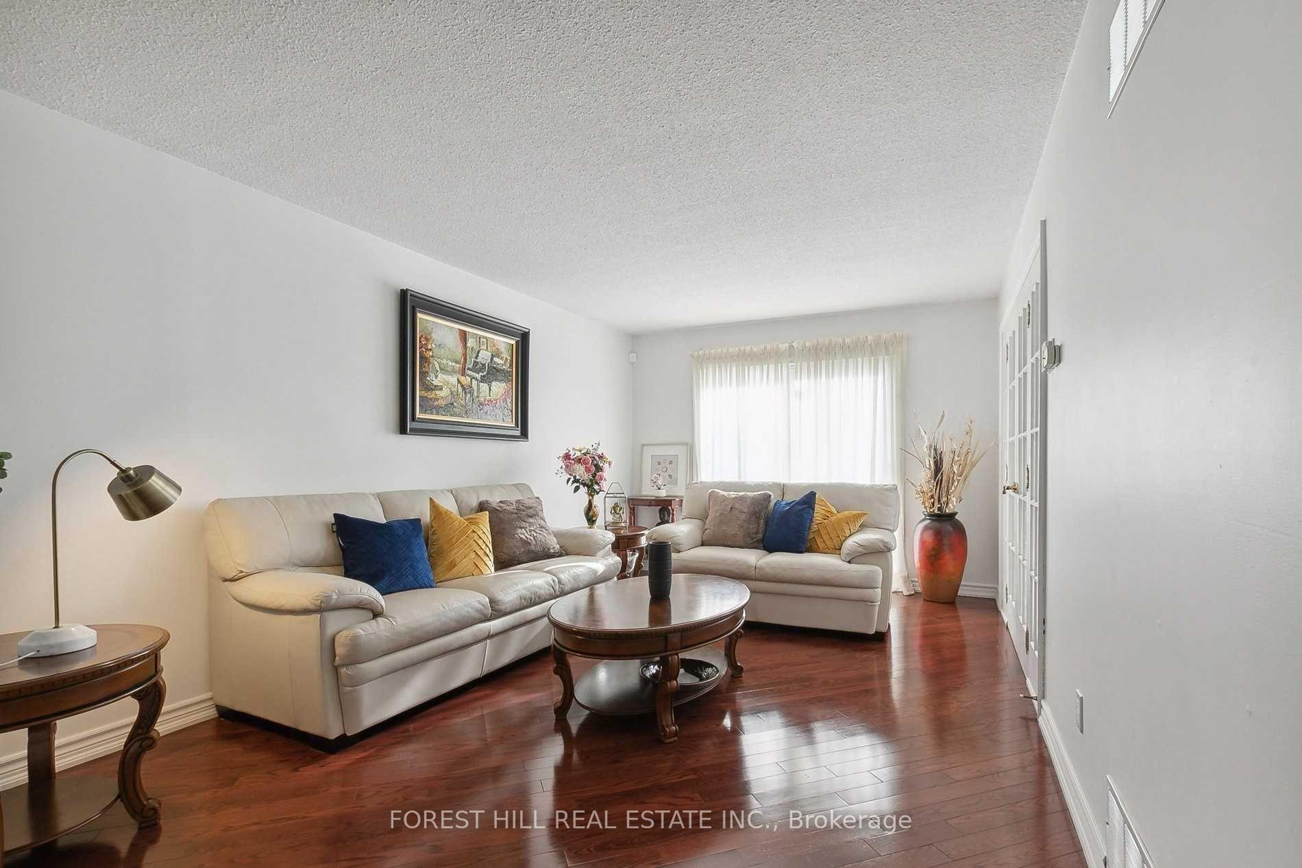 Photo 4 of 43 Carey Crescent, Markham, Milliken Mills West — HOMEH