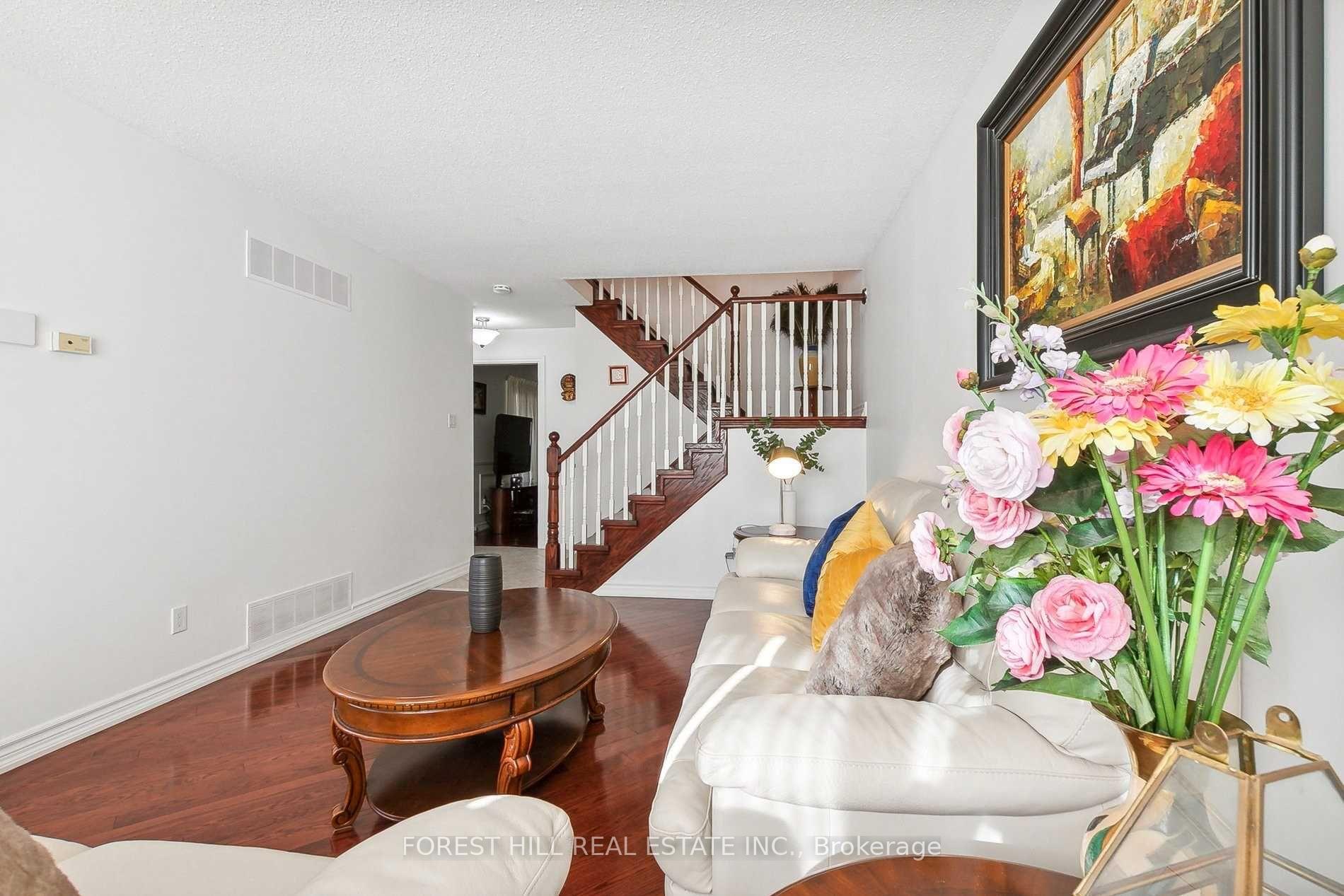 Photo 8 of 43 Carey Crescent, Markham, Milliken Mills West — HOMEH