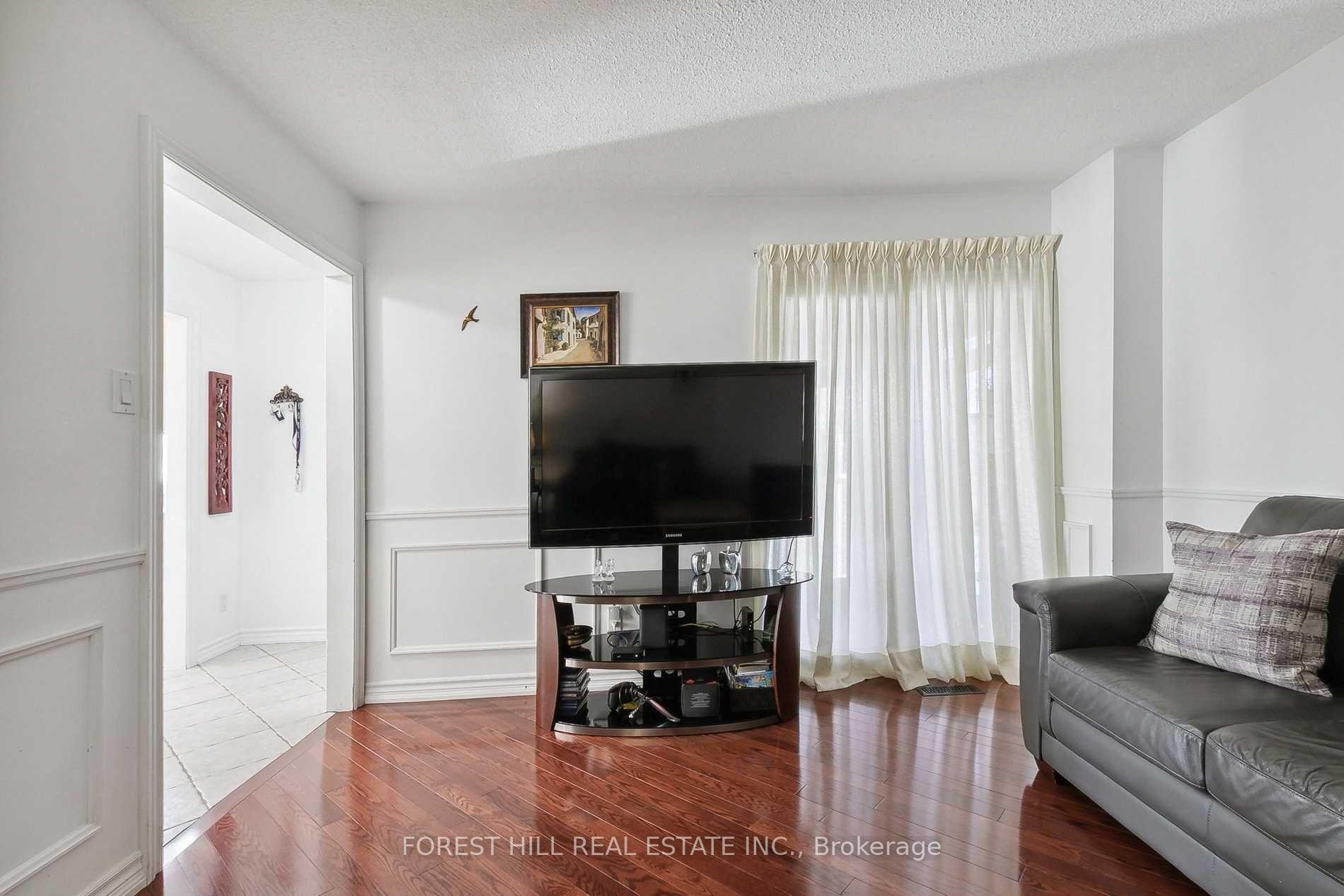 Photo 16 of 43 Carey Crescent, Markham, Milliken Mills West — HOMEH
