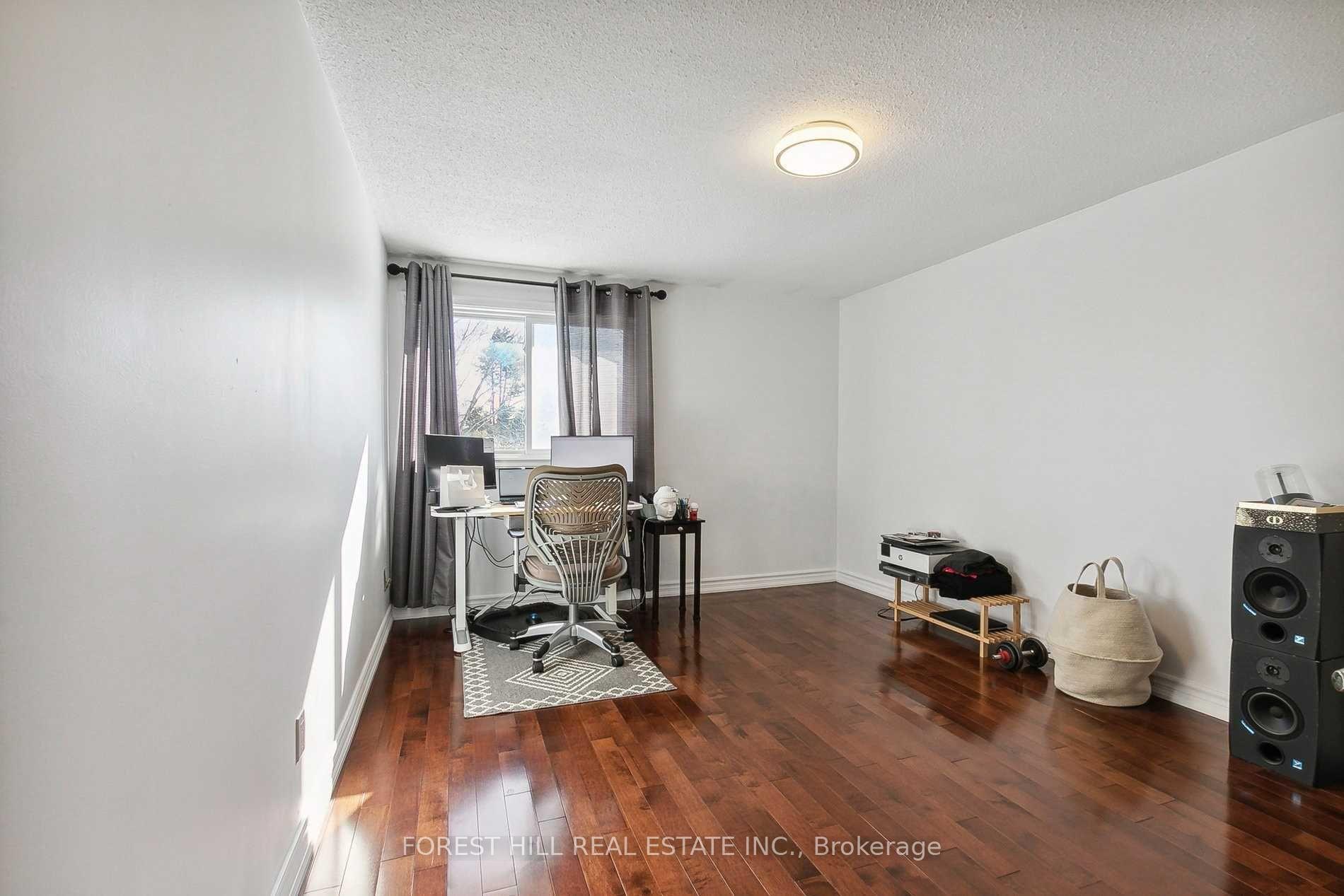 Photo 17 of 43 Carey Crescent, Markham, Milliken Mills West — HOMEH