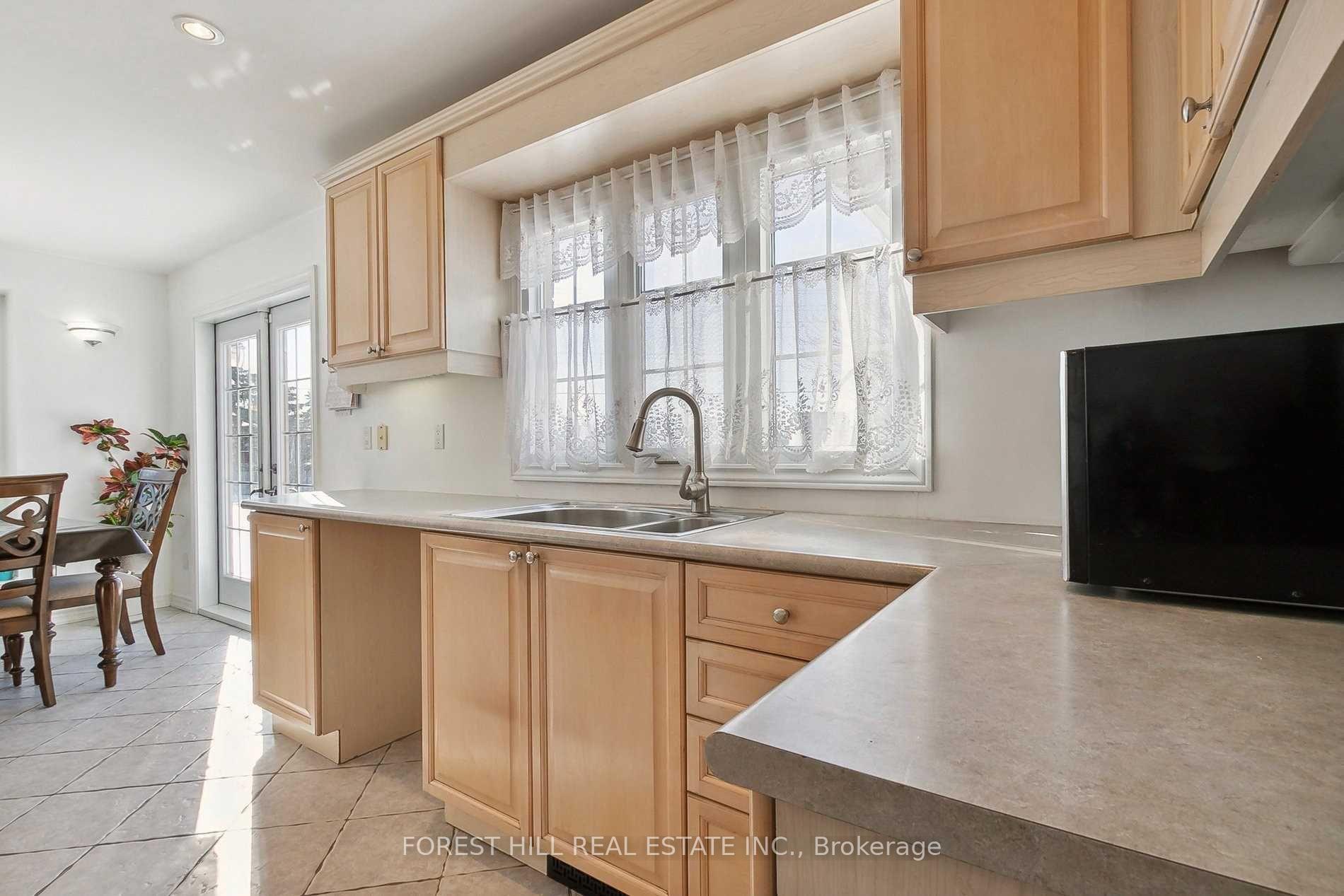 Photo 23 of 43 Carey Crescent, Markham, Milliken Mills West — HOMEH