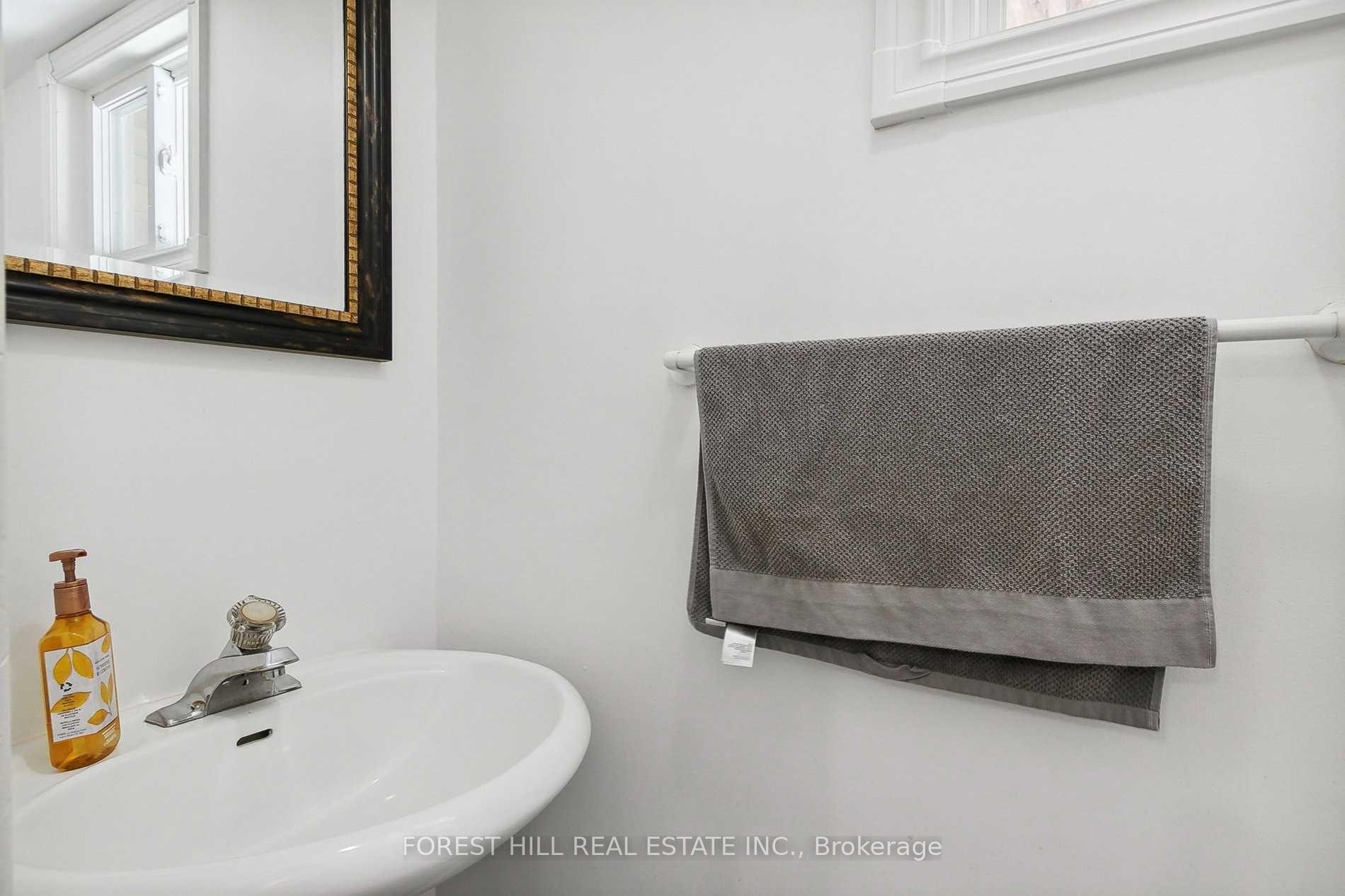 Photo 24 of 43 Carey Crescent, Markham, Milliken Mills West — HOMEH