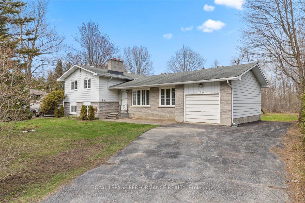 Front of 1061 Manotick Station Road