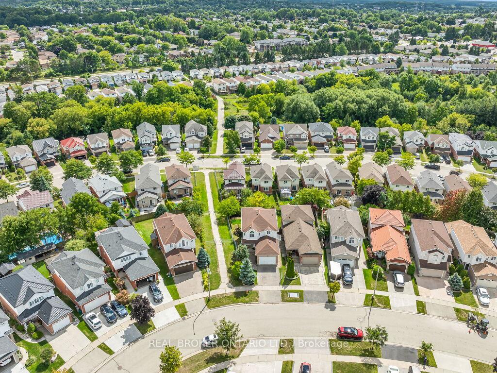 Photo 1 of 141 Hollyridge Crescent, Kitchener — HOMEH