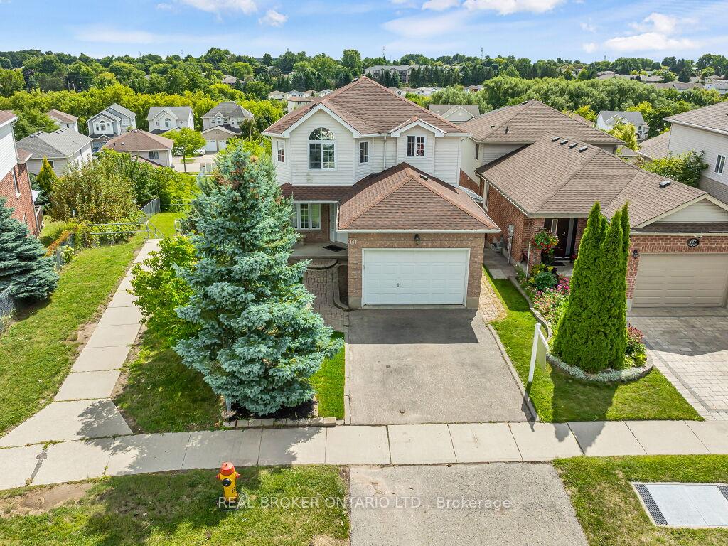 Photo 3 of 141 Hollyridge Crescent, Kitchener — HOMEH
