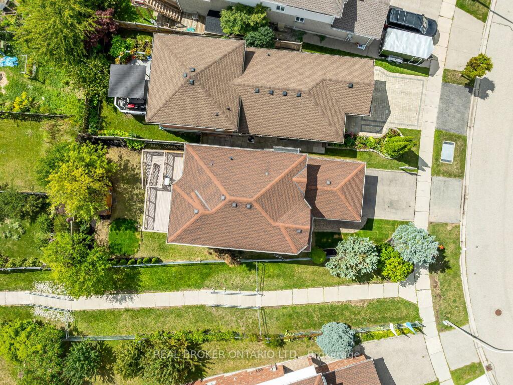 Photo 4 of 141 Hollyridge Crescent, Kitchener — HOMEH