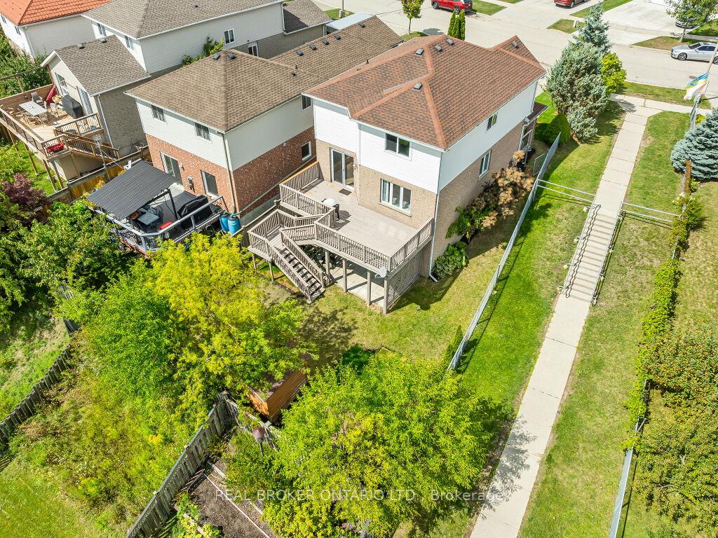 Photo 6 of 141 Hollyridge Crescent, Kitchener — HOMEH