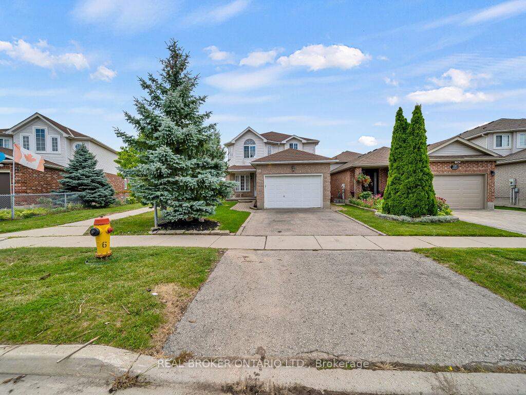 Photo 8 of 141 Hollyridge Crescent, Kitchener — HOMEH