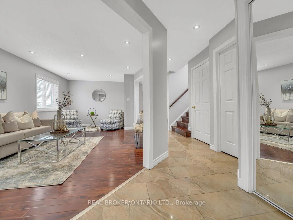 Photo 12 of 141 Hollyridge Crescent, Kitchener — HOMEH
