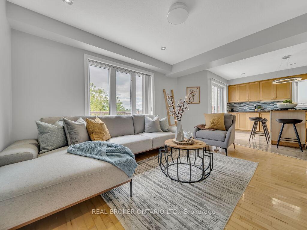 Photo 18 of 141 Hollyridge Crescent, Kitchener — HOMEH