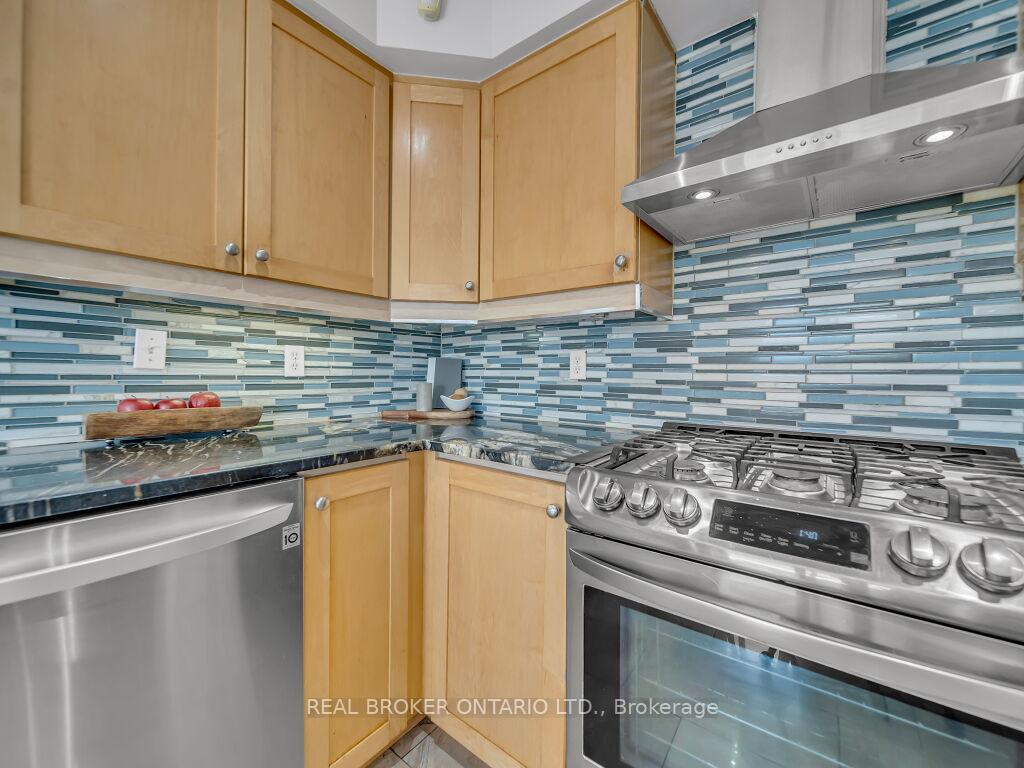 Photo 22 of 141 Hollyridge Crescent, Kitchener — HOMEH