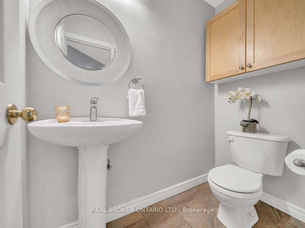 Photo 24 of 141 Hollyridge Crescent, Kitchener — HOMEH
