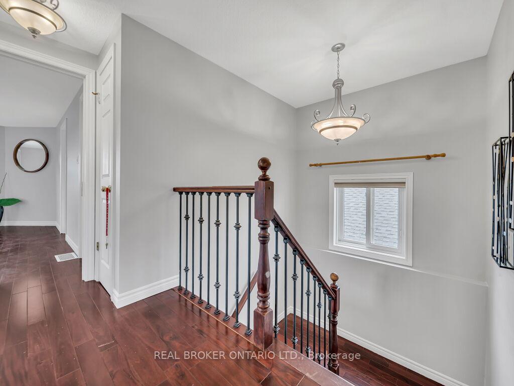 Photo 26 of 141 Hollyridge Crescent, Kitchener — HOMEH