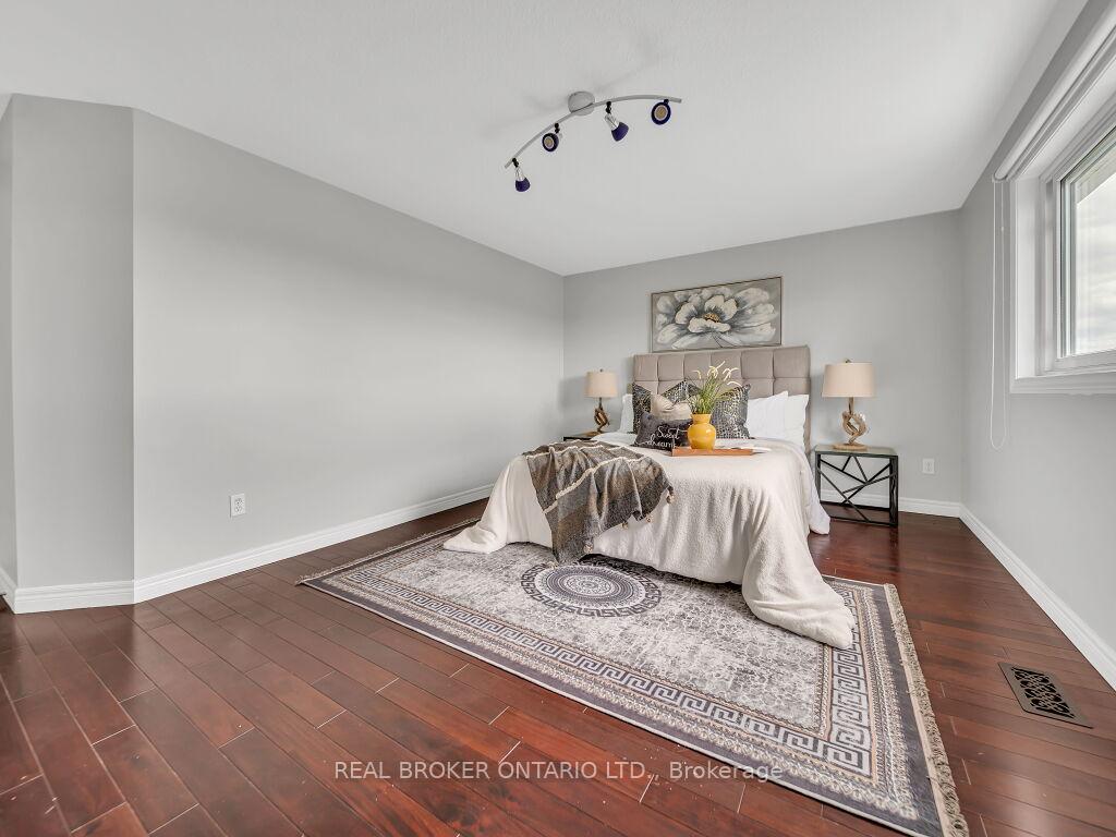 Photo 28 of 141 Hollyridge Crescent, Kitchener — HOMEH