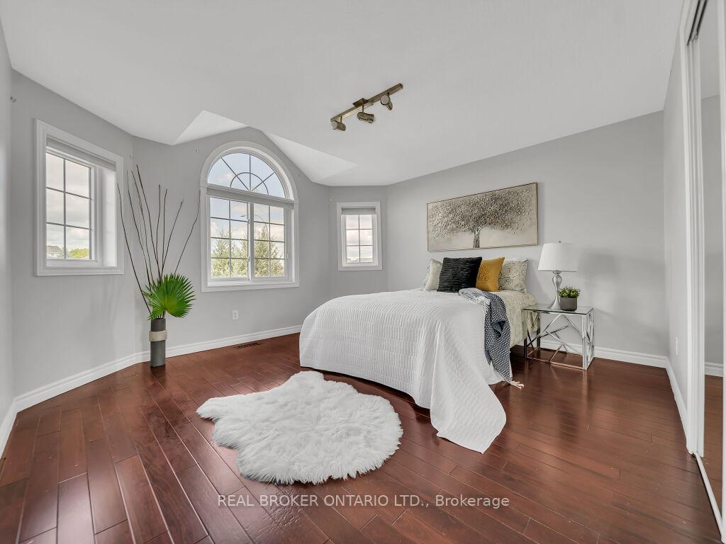 Photo 31 of 141 Hollyridge Crescent, Kitchener — HOMEH