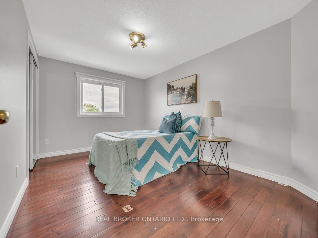 Photo 34 of 141 Hollyridge Crescent, Kitchener — HOMEH