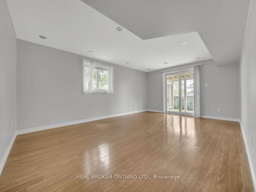 Photo 38 of 141 Hollyridge Crescent, Kitchener — HOMEH